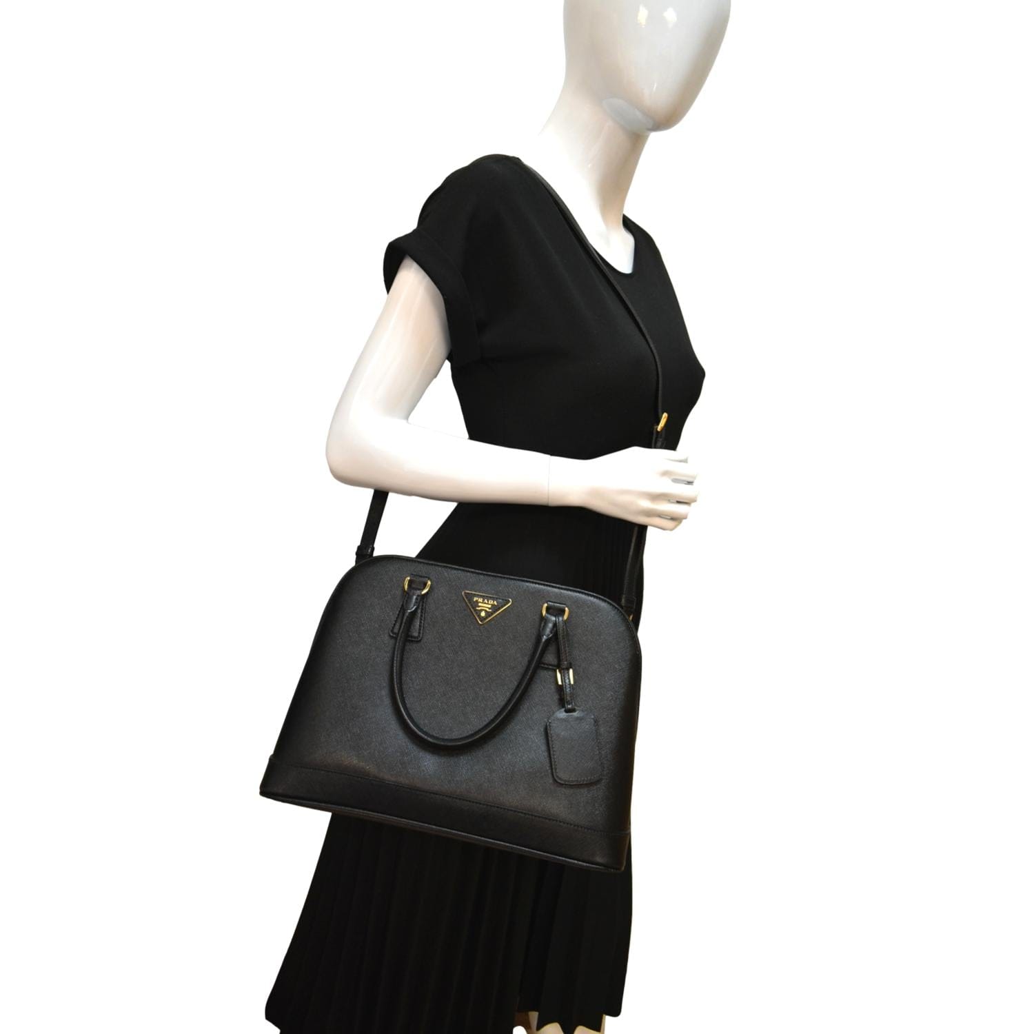 Lux Promenade Saffiano Shoulder Bag New Year Leather Black