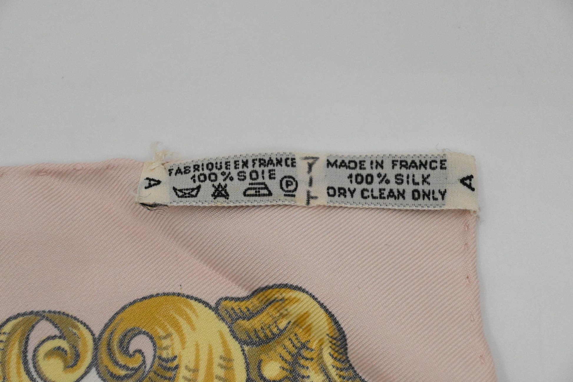 Hermes 'Ludovicus Magnus' Carre In Silk Handbag Pink Travel Bag