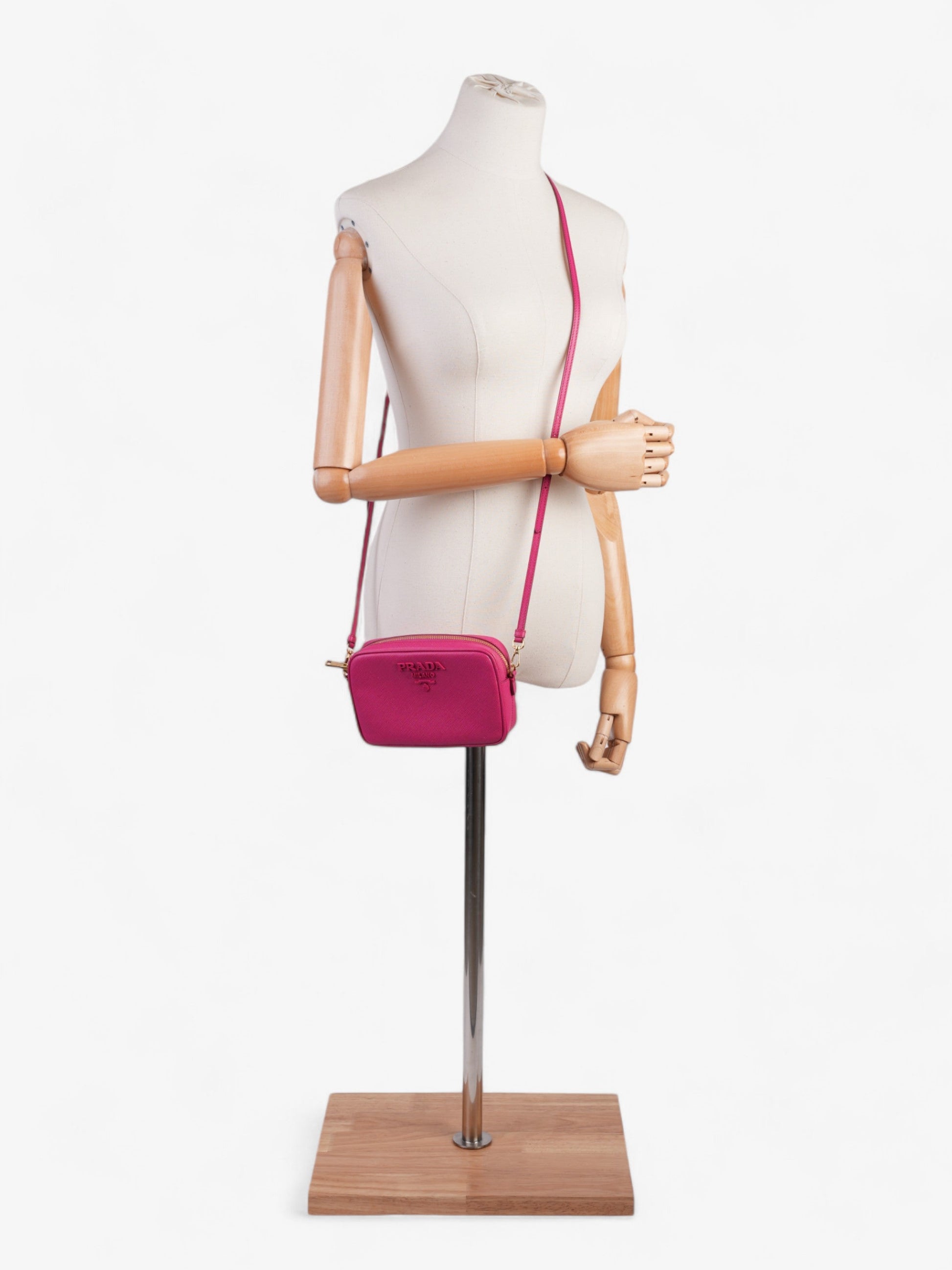 Prada Camera Bag Hot Leather Saffiano Pink Crossbody Bag