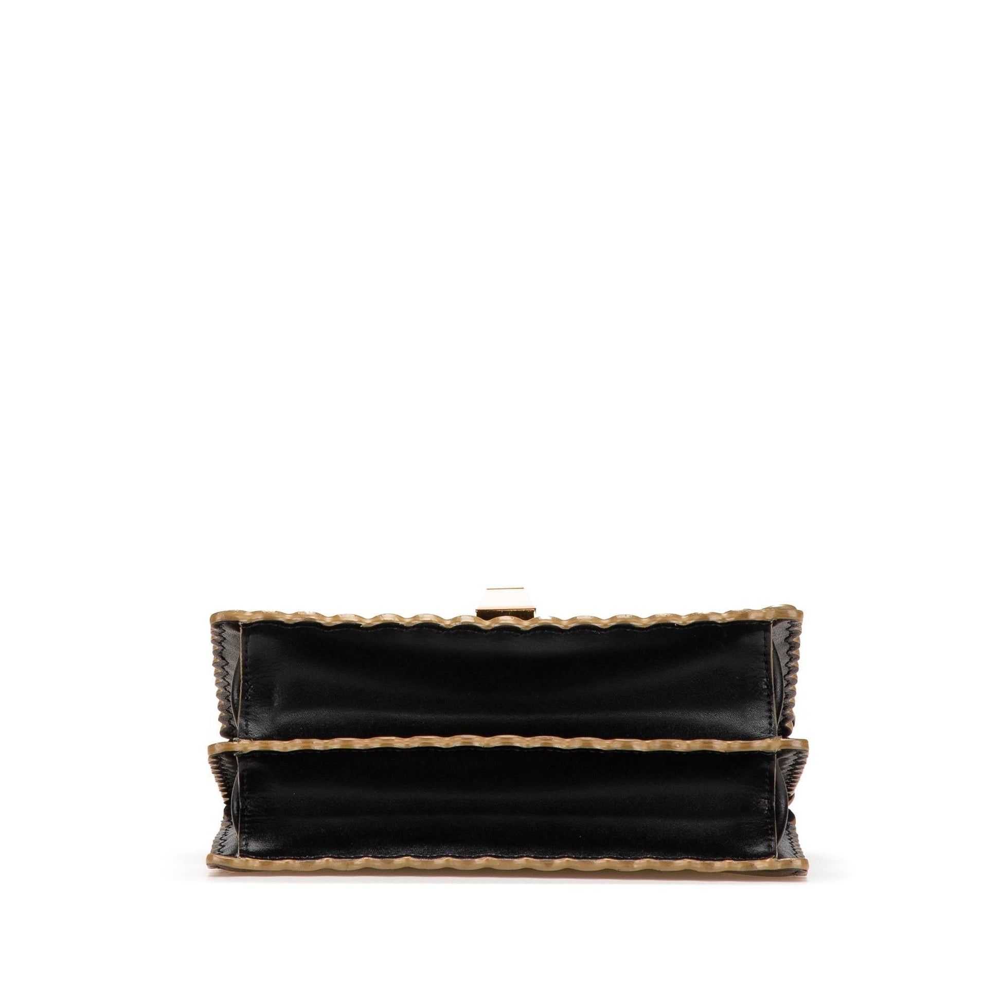Fendi Scalloped Kan Crossbody Leather Small Crossbody Bag I Crossbody 2