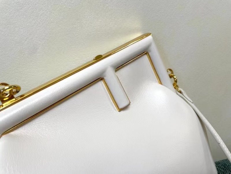 Fendi Fendi White Leather Bag Bfnd9949 Travel Bag