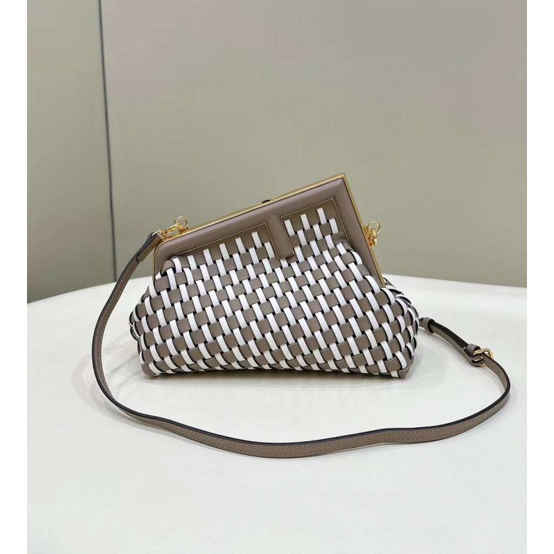 Fendi Shoulder Bag Shoulder Bag Bg02061