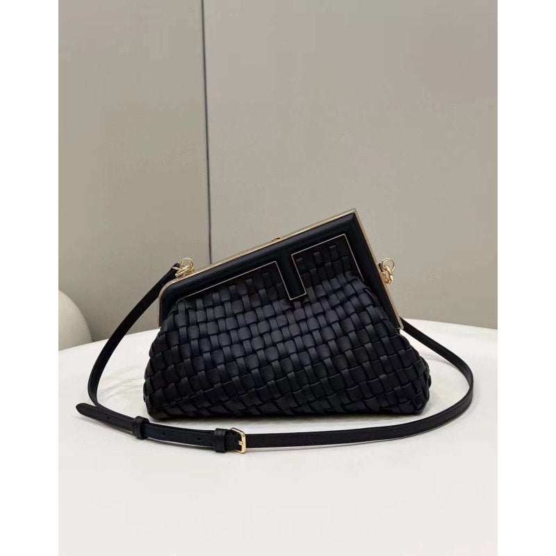 Fendi Shoulder Bag Shoulder Bag Bg02064