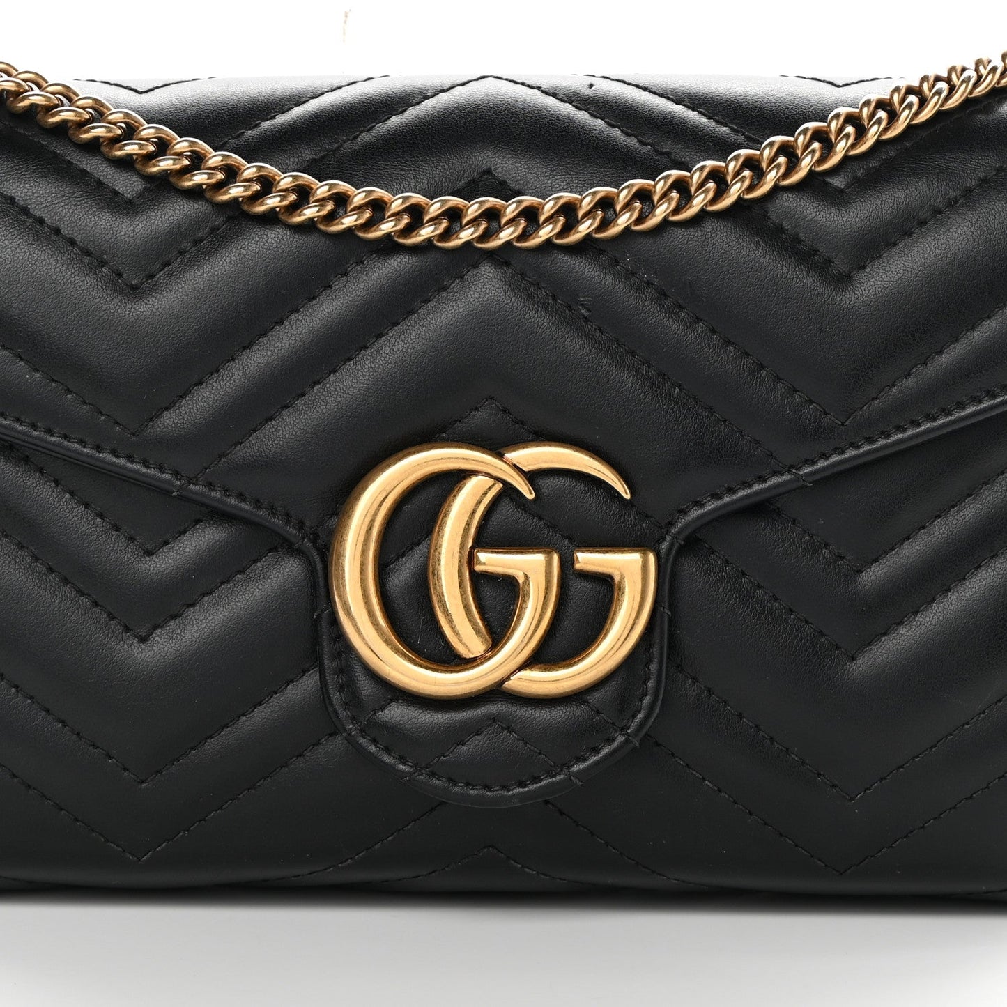 Gucci GG MARMONT ON A Matelasse Calfskin Mini Chain Wallet Case