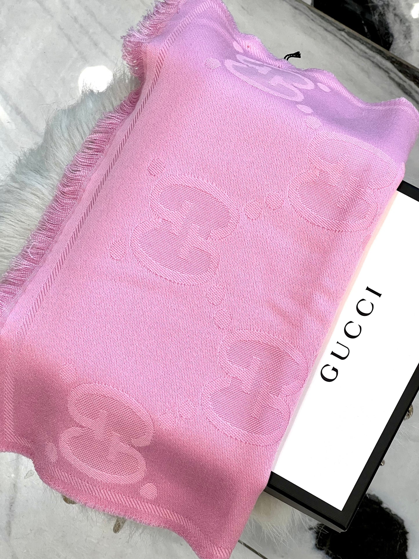 Gucci GG SCARF Monogram