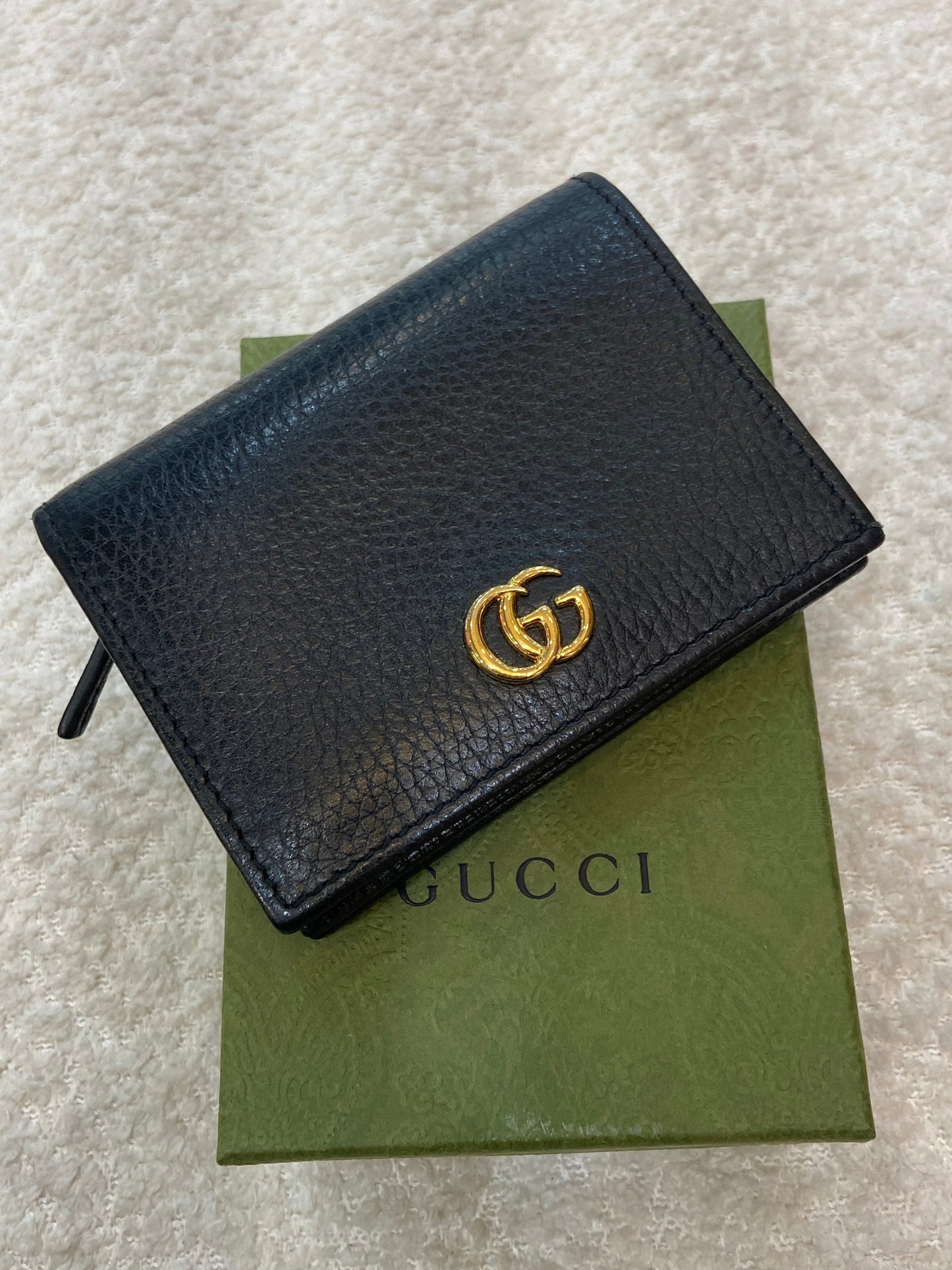 Gucci GG MARMONT Leather Calfskin Small Wallet Case