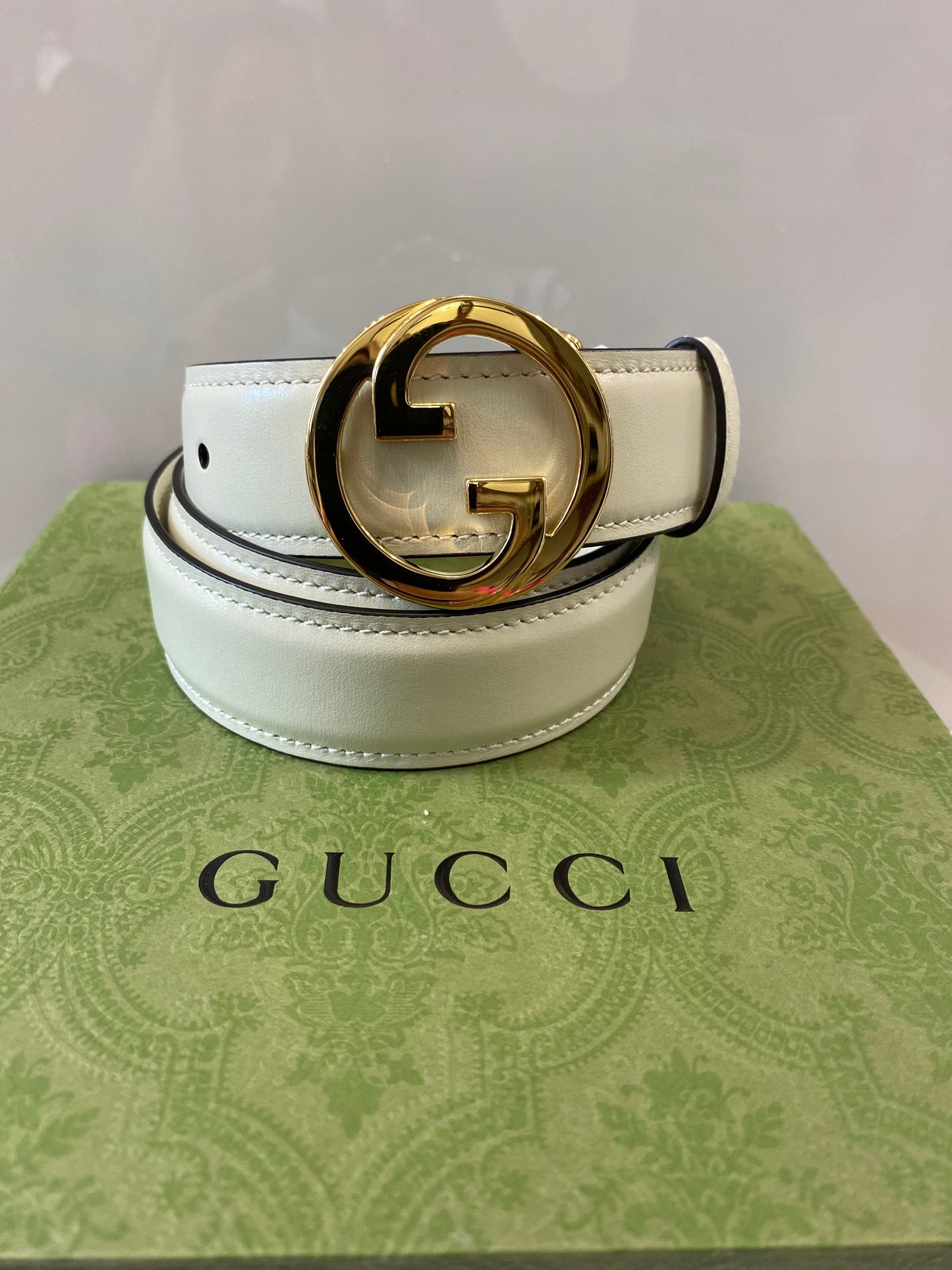 Gucci G BUCKLE Leather Belt