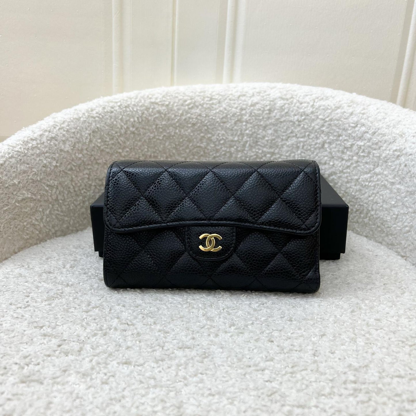 Chanel Classic Medium Trifold Wallet in Black Caviar and LGHW (Model: )