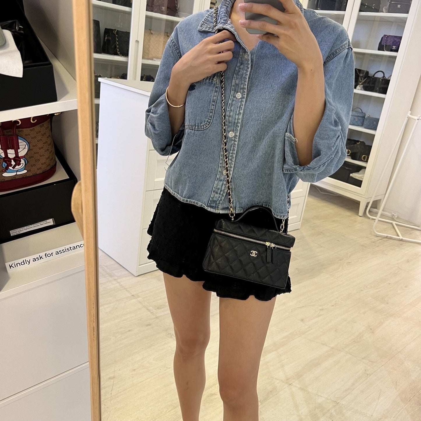 [Brand New Aug 2025] Vanity / Clutch with Chain (LP Style Bag) in Black Caviar and LGHW (Model: ) Signature
