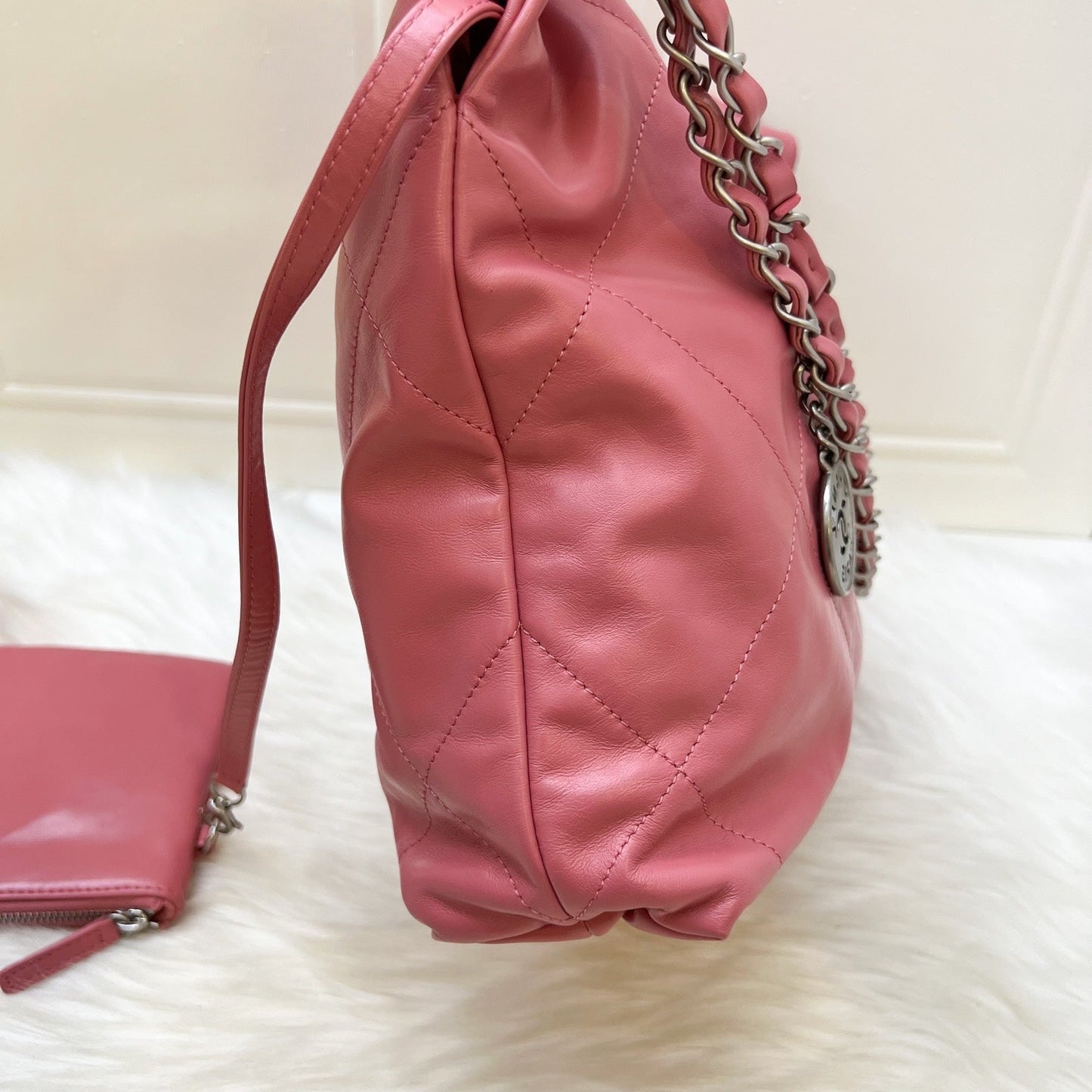 Chanel 22 Small Hobo Bag in Pink Calfskin and SHW (Model: )