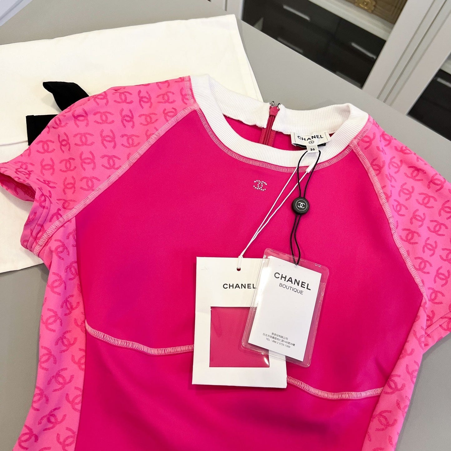Chanel T-shirt Top in Hot Pink Polyamide / Elastane Sz 36