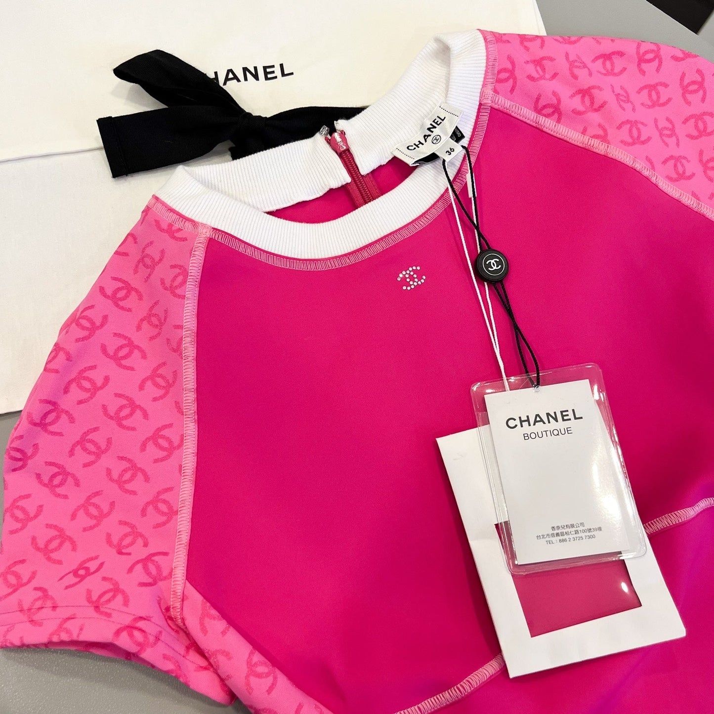 Chanel T-shirt Top in Hot Pink Polyamide / Elastane Sz 36