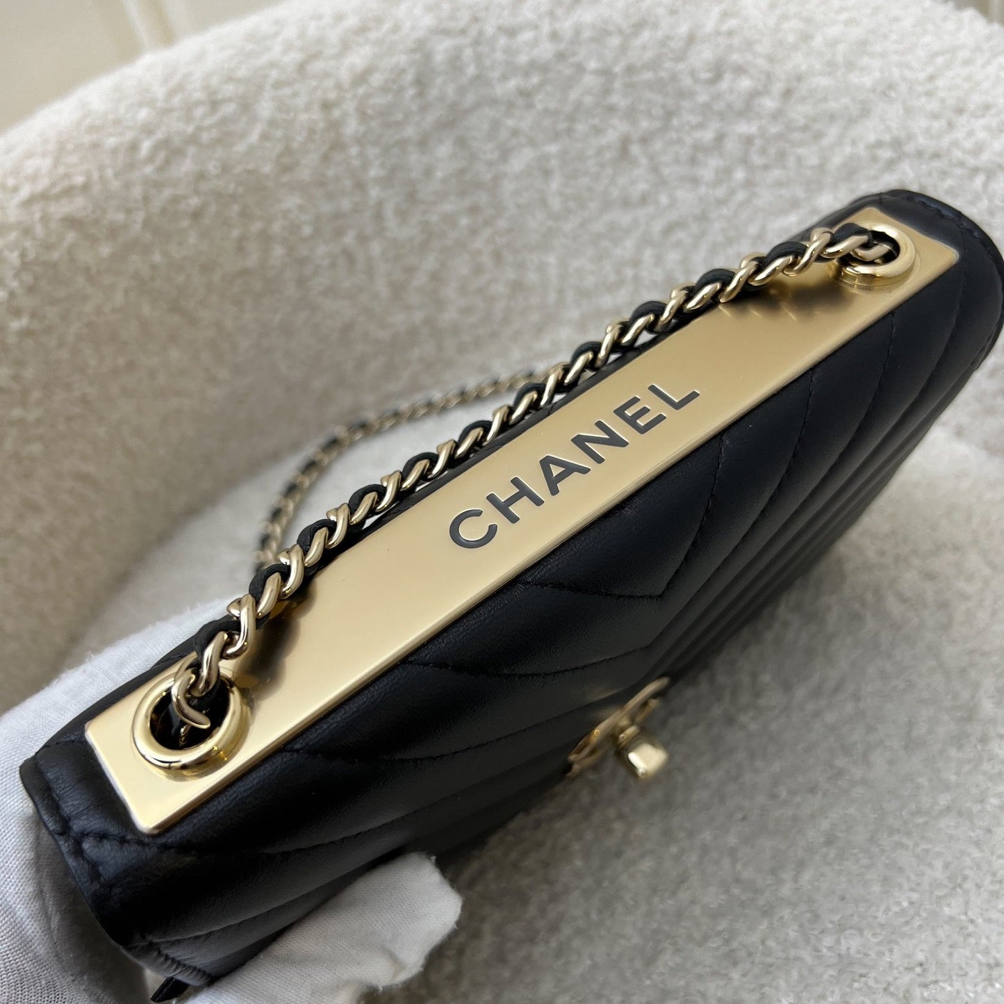 Chanel Trendy CC Wallet on Chain WOC in Black Chevron Lambskin and LGHW (Model: ) Bag