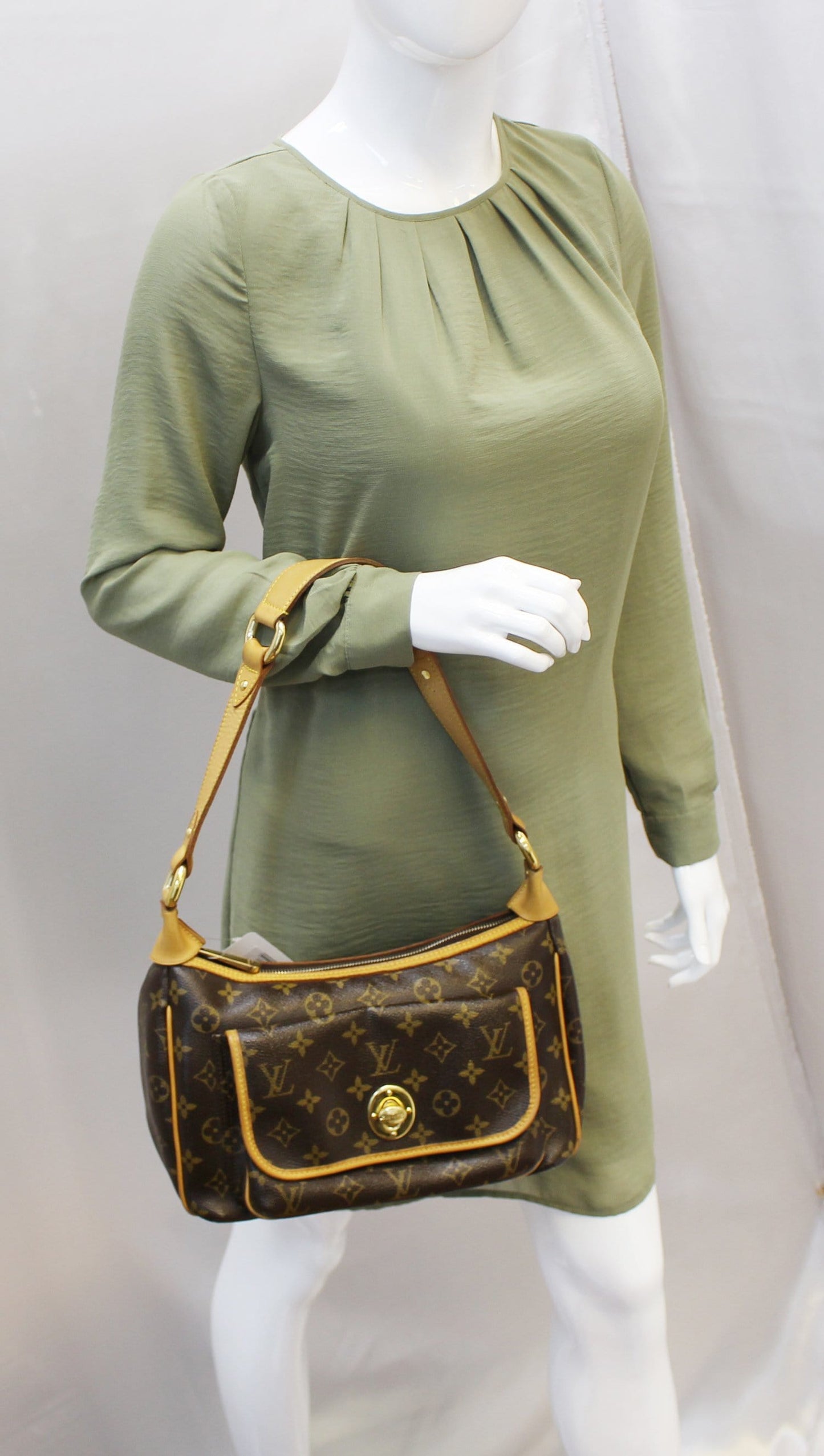 Louis Tikal Gm Shoulder Bag Canvas Monogram
