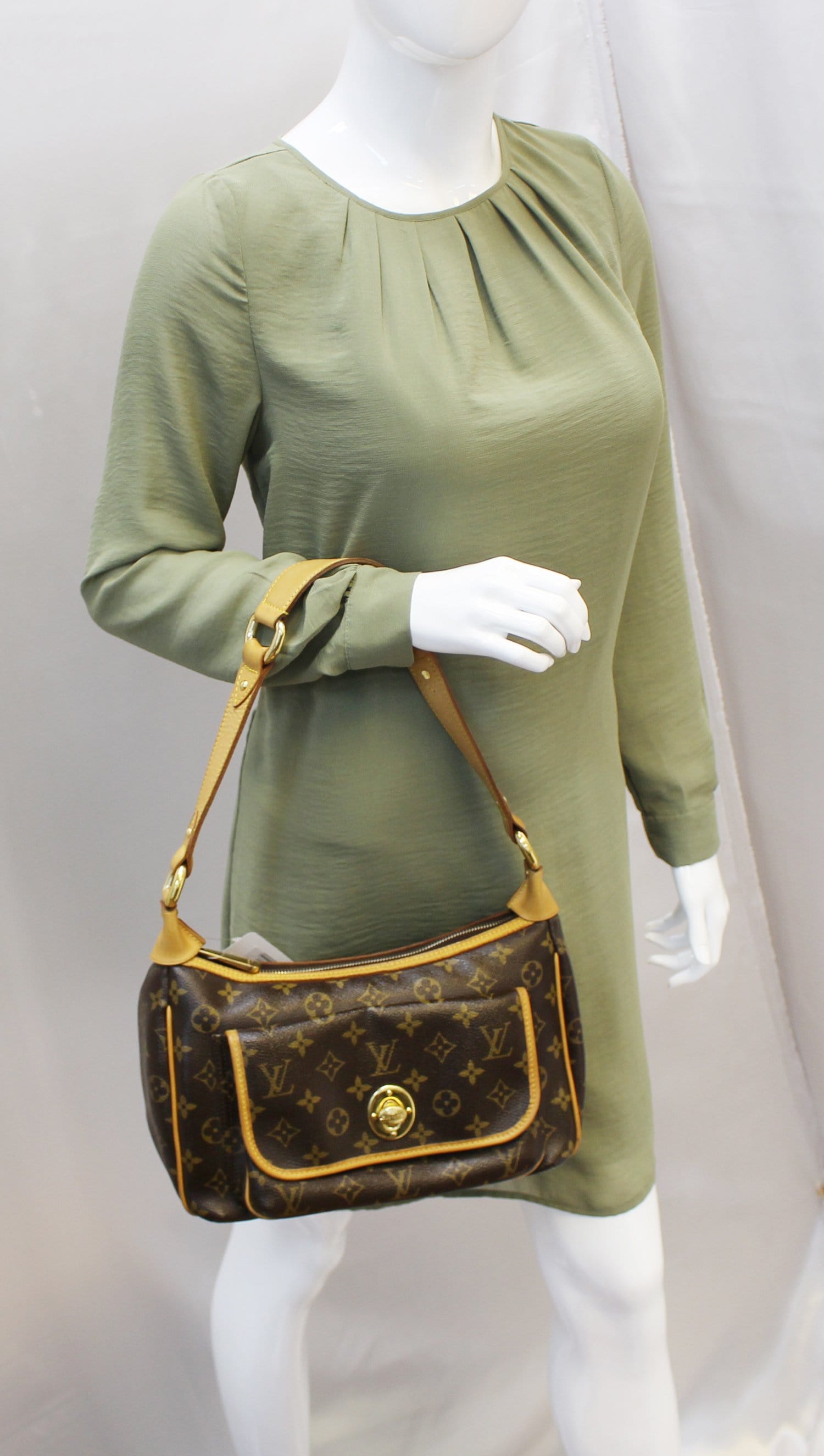 Louis Tikal Gm Shoulder Bag Canvas Monogram