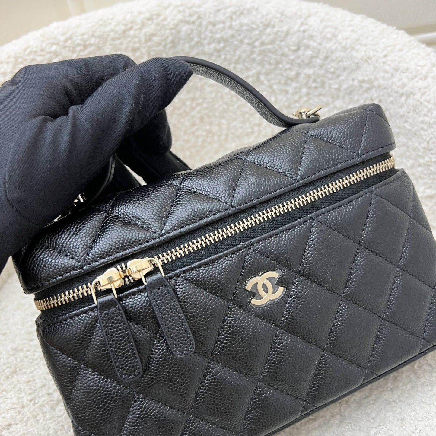 Chanel [Brand New Aug 2025] Vanity / Clutch with Chain (LP Style Bag) in Black Caviar and LGHW (Model: )