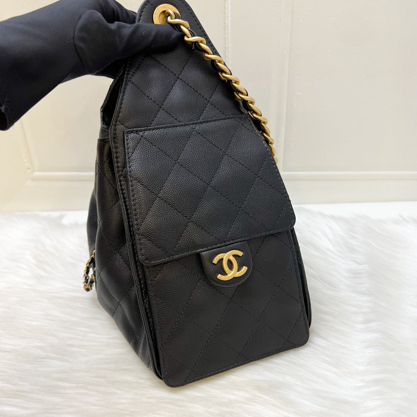 Chanel [Like New - Local Set - Mar 2025] 25 Small Hobo Bag in Black Caviar and AGHW (Model: )