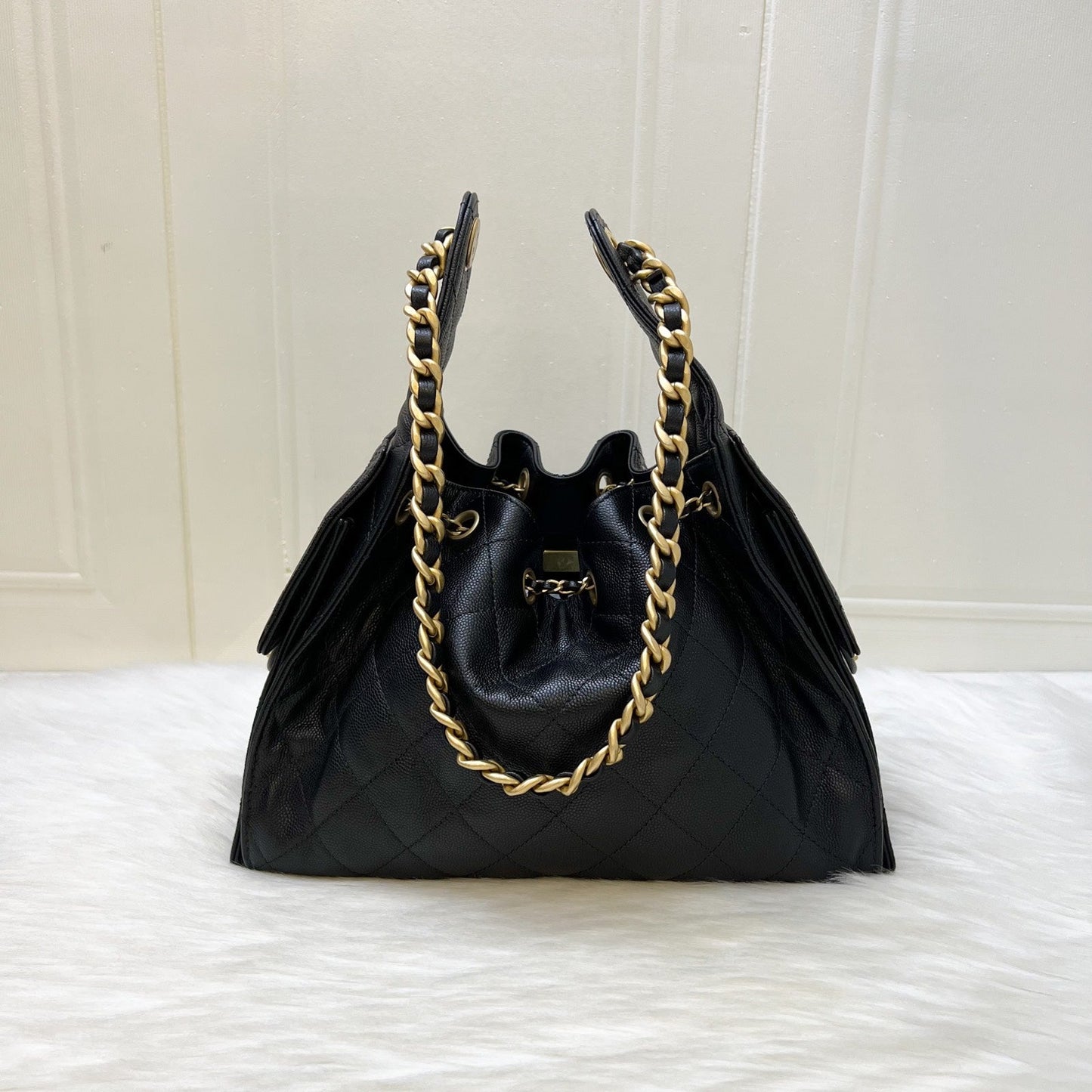 Chanel [Like New - Local Set - Mar 2025] 25 Small Hobo Bag in Black Caviar and AGHW (Model: )