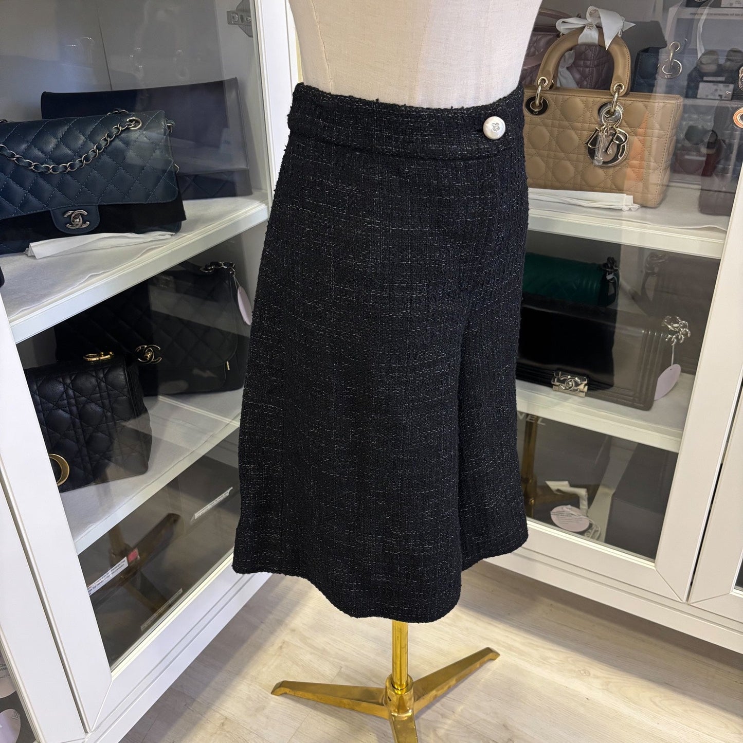 Chanel Bermuda Shorts in Black Viscose / Cotton Tweed Sz 38
