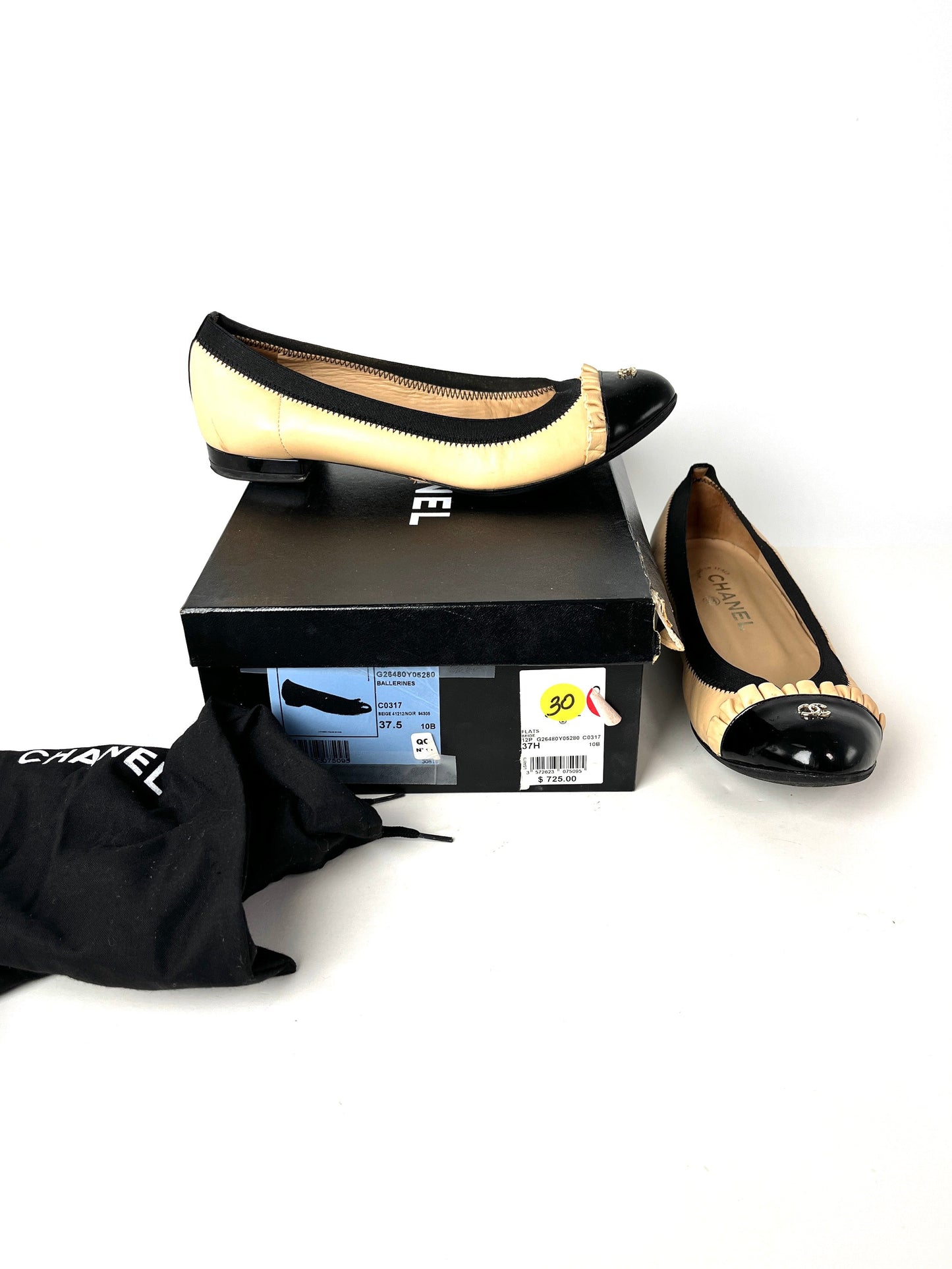 Chanel Bicolor CC Logo Beige Black Ruffle Ballerina Leather Flats 37.5 7