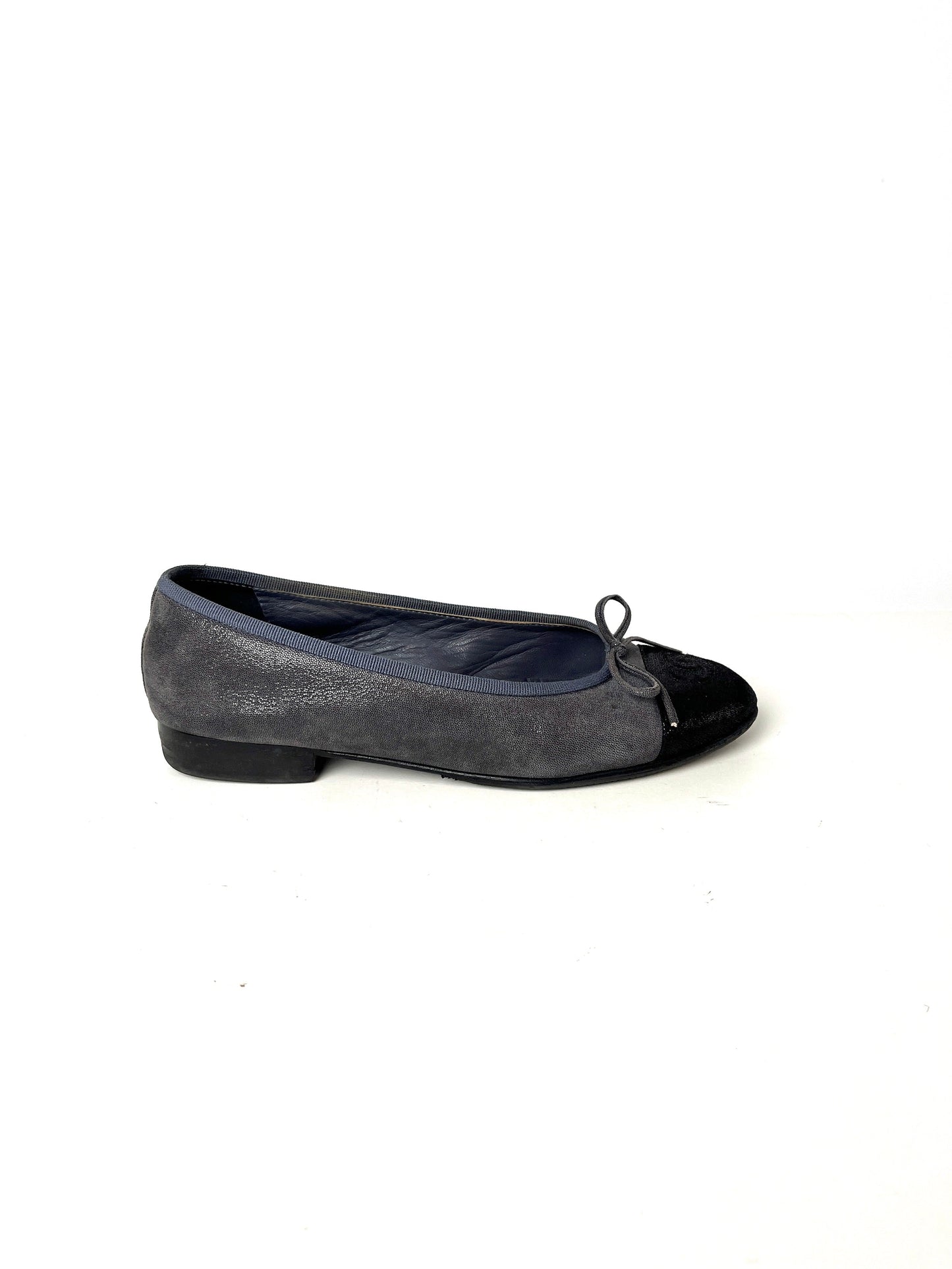 Chanel Black Dark Gray CC Logo Ballerina Leather Flats 37, 6.5