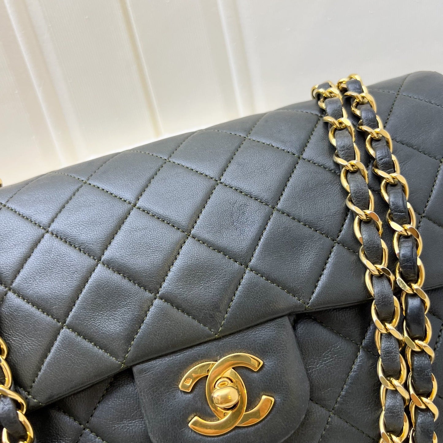 Chanel Medium Classic Flap CF in Dark Green Lambskin and Gold Plated HW Accessory