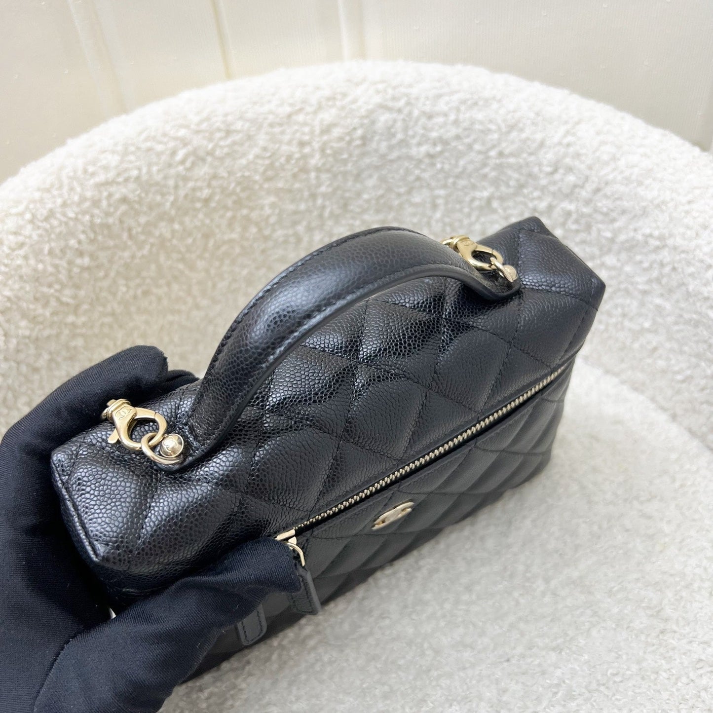Chanel [Like New - Local Set - Jan 2025] Vanity / Clutch with Chain (LP Style Bag) in Black Caviar and LGHW (Model: )