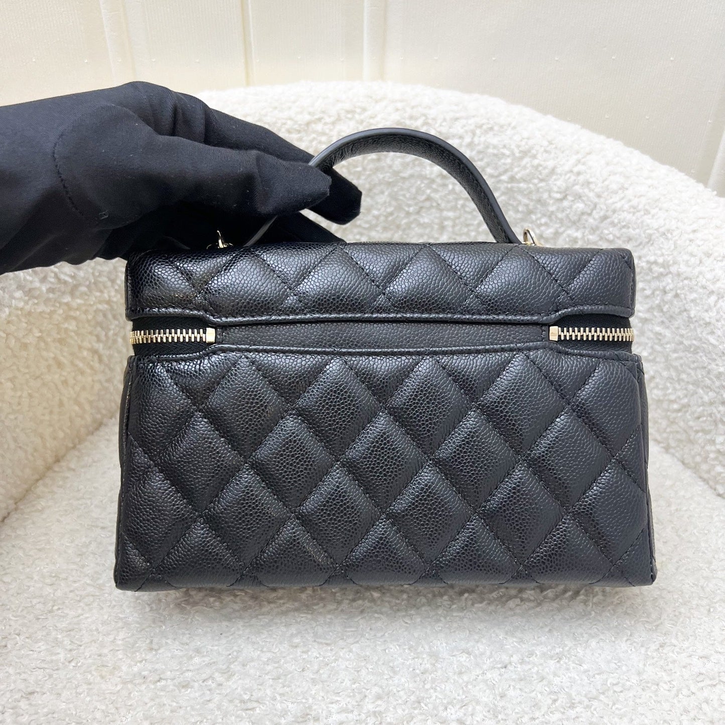 Chanel [Like New - Local Set - Jan 2025] Vanity / Clutch with Chain (LP Style Bag) in Black Caviar and LGHW (Model: )