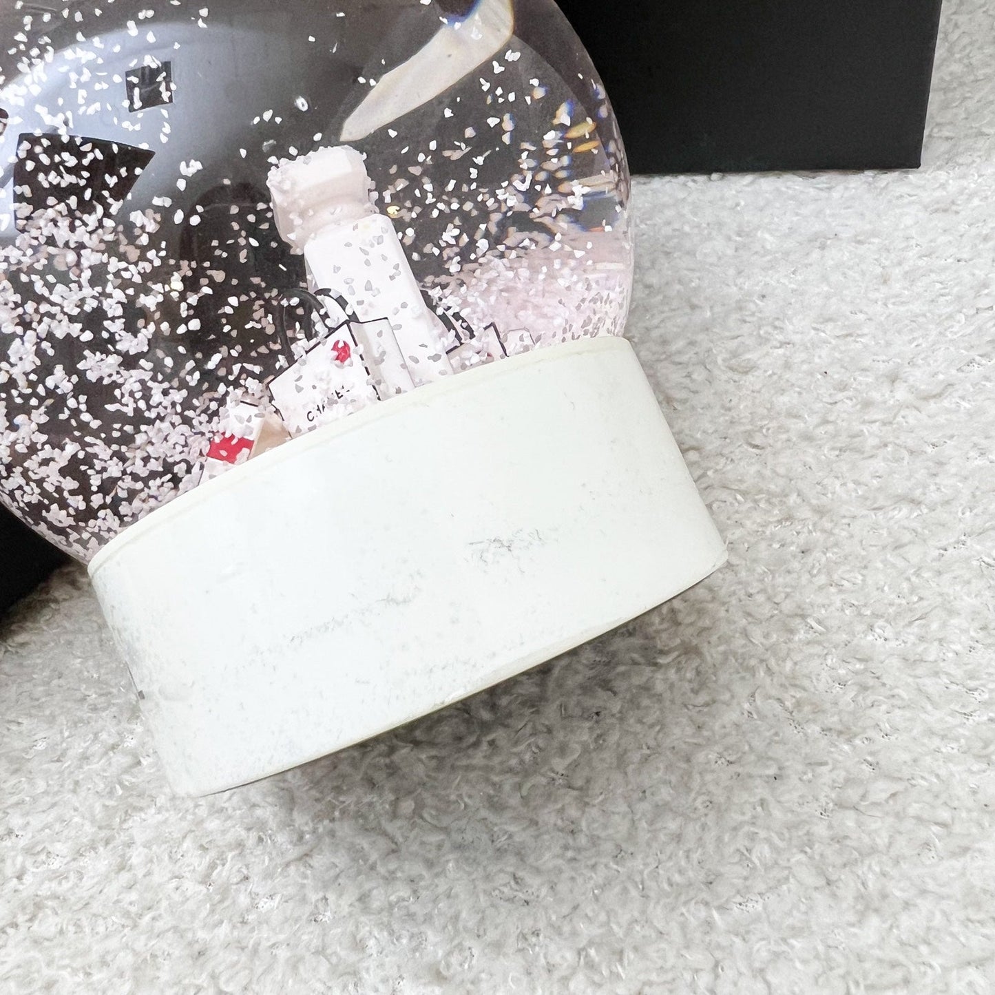 Chanel VIP Gift Perfume Bottles Snow Globe Accessory