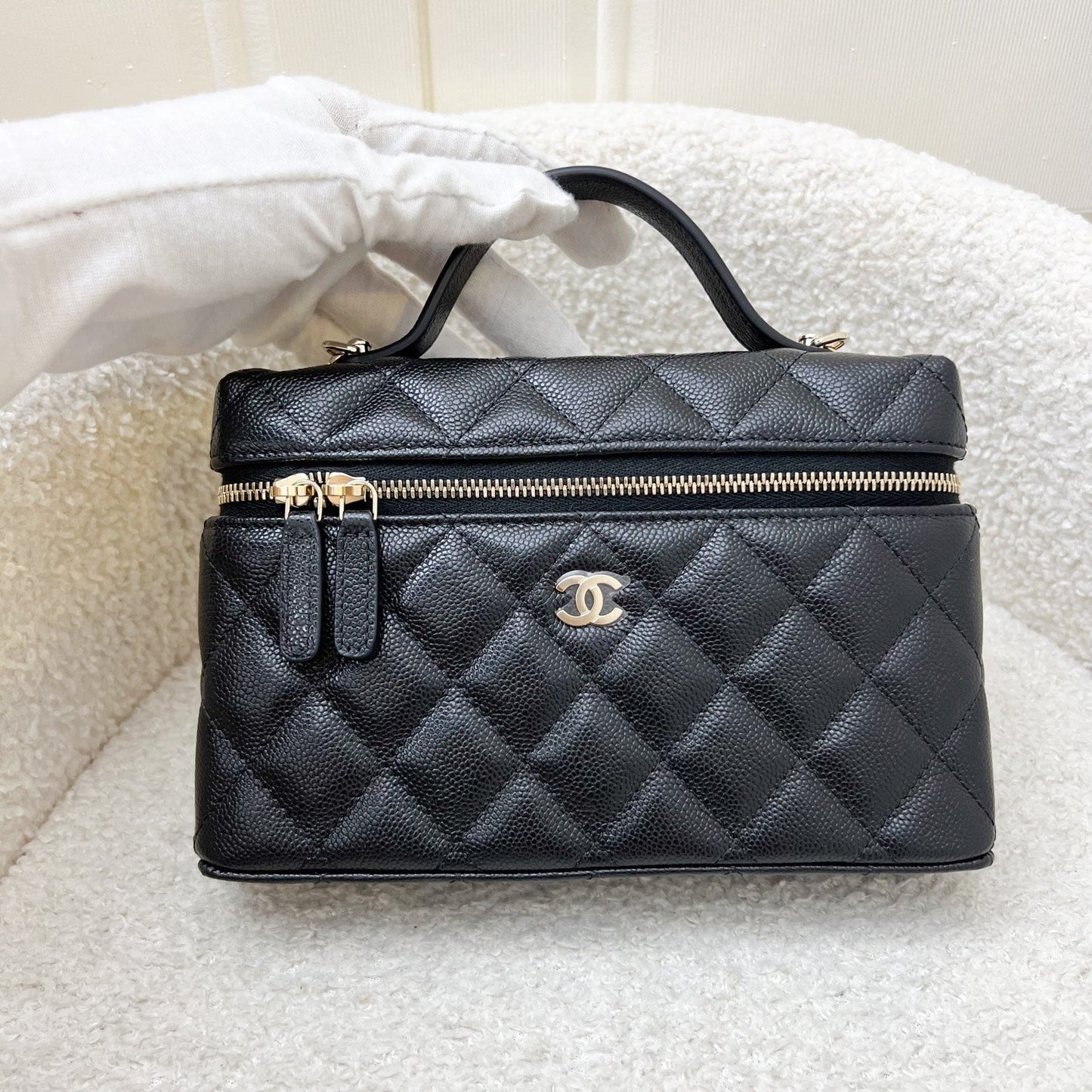 [Brand New Aug 2025] Vanity / Clutch with Chain (LP Style Bag) in Black Caviar and LGHW (Model: ) Signature