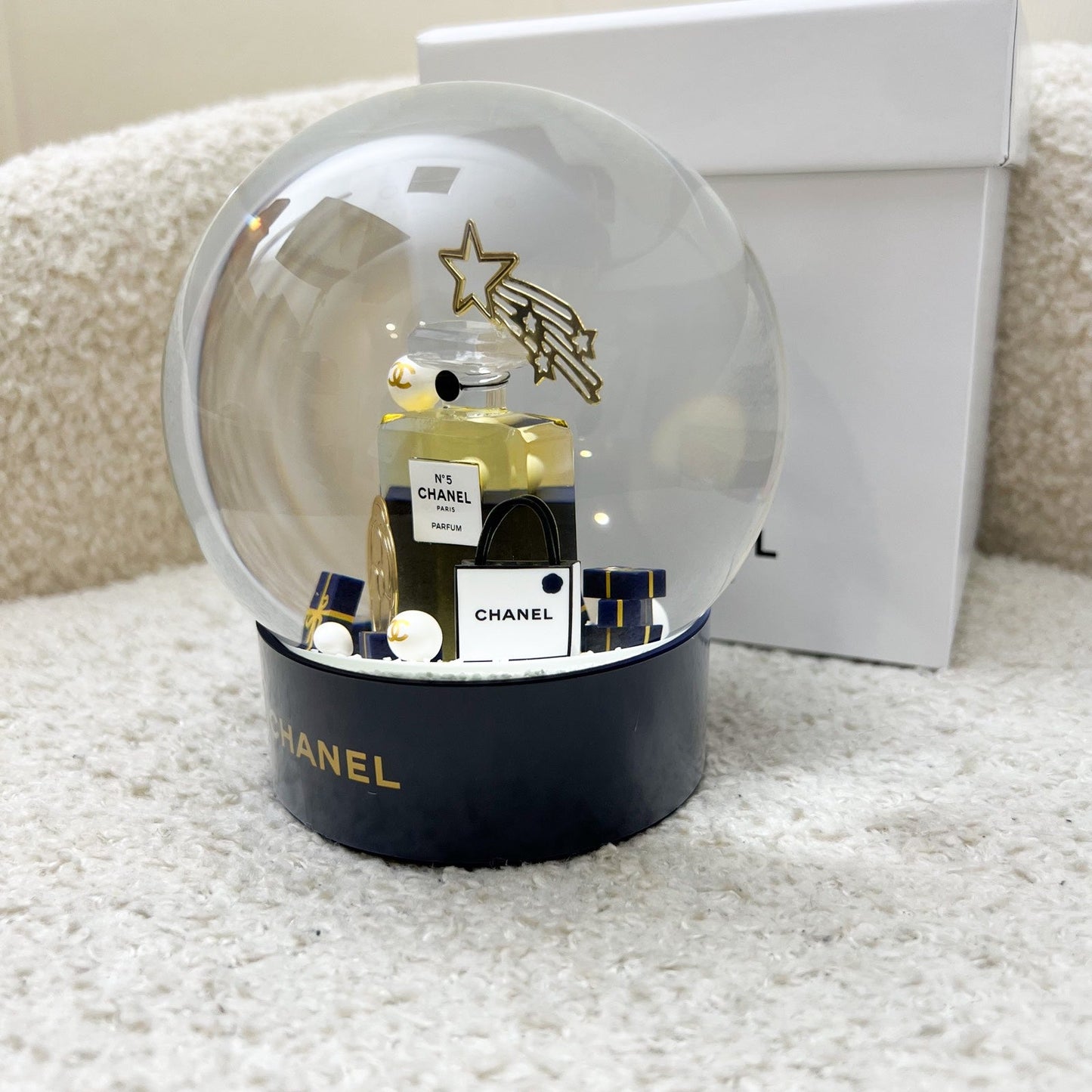 Chanel 2025 VIP Gift No.5 Perfume Snow Globe Accessory