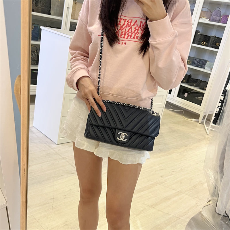 Chanel Seasonal Medium Flap Bag in Chevron Quilted Navy Lambskin and SHW (Model: )
