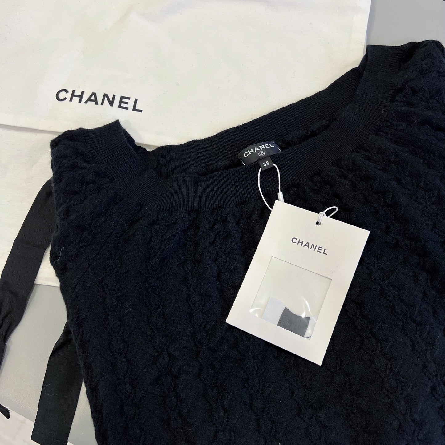 Chanel Knitted Pullover with CC Logo in Black 100% Cashmere (Model: ) Accessory
