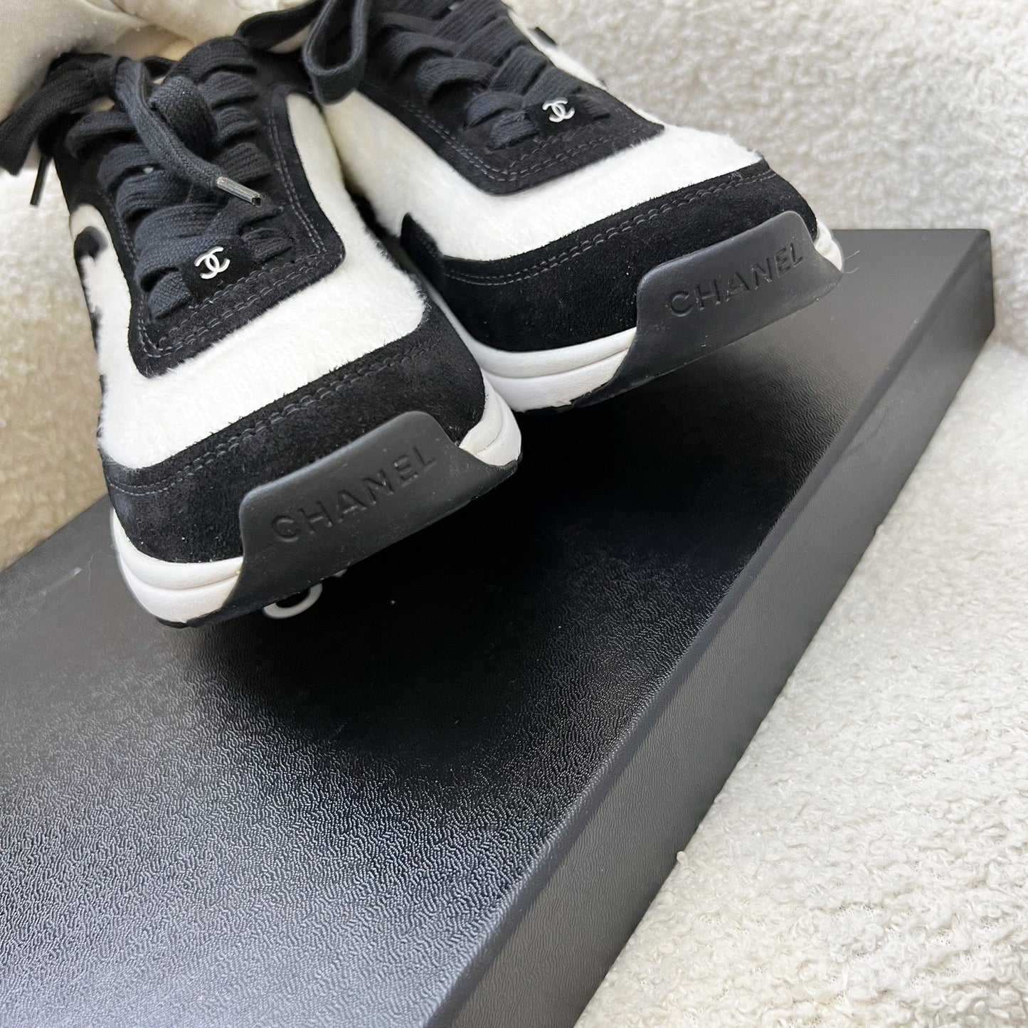 Chanel Sneakers / Trainers in Black Suede and White Fabric Size 38