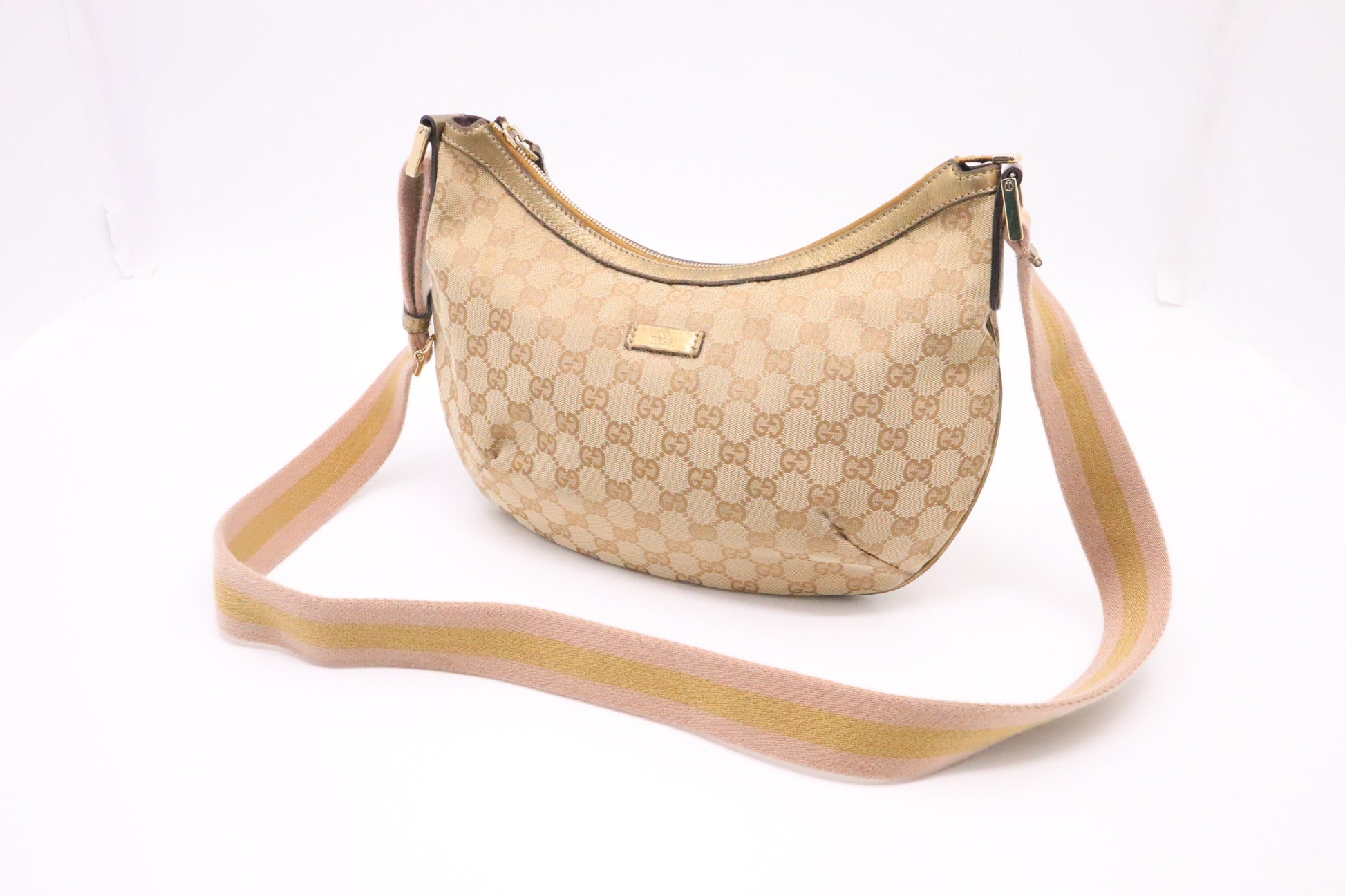 Gucci GG Supreme Canvas Beige Gold Shoulder Bag