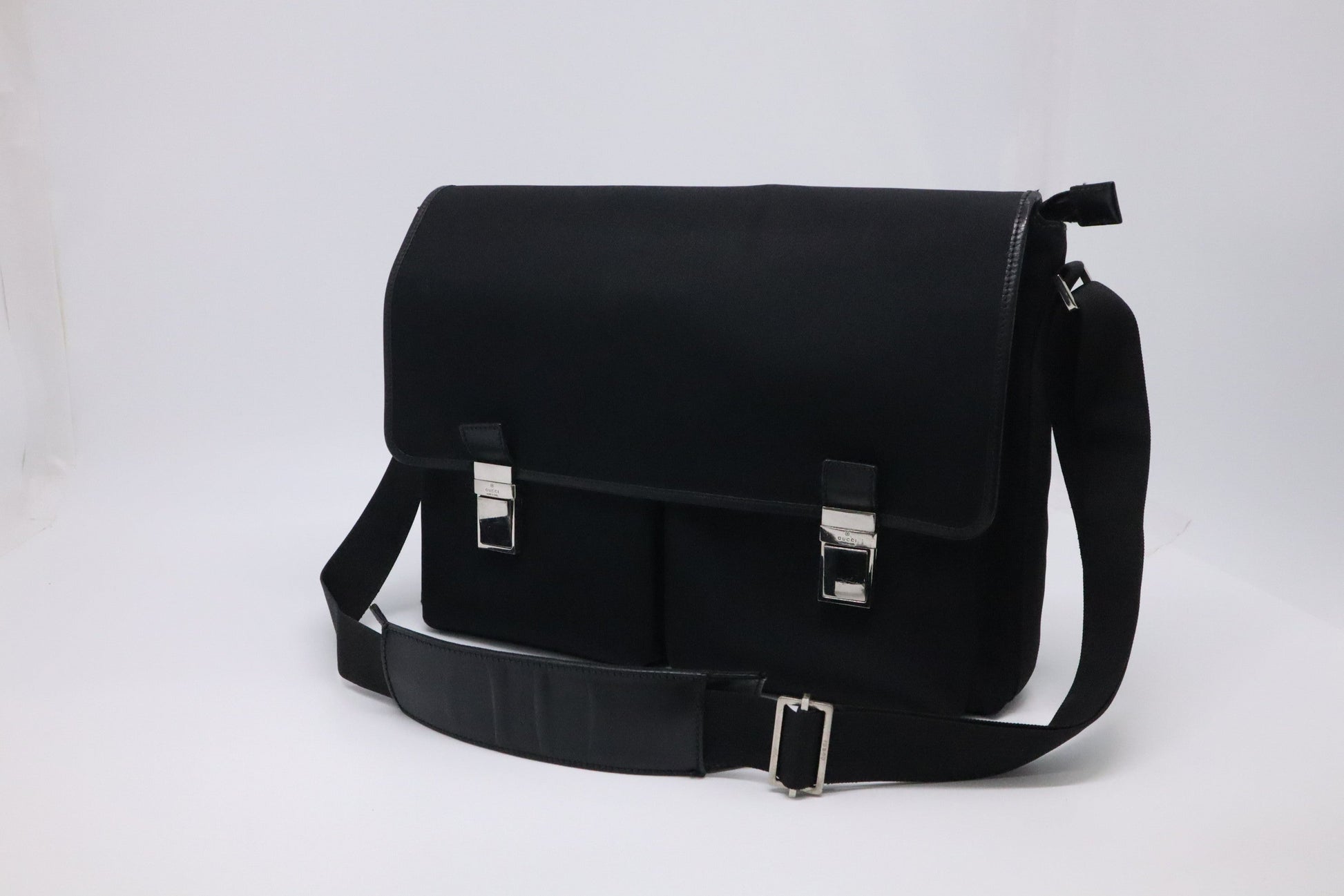 Gucci Messenger Canvas Black Messenger Bag