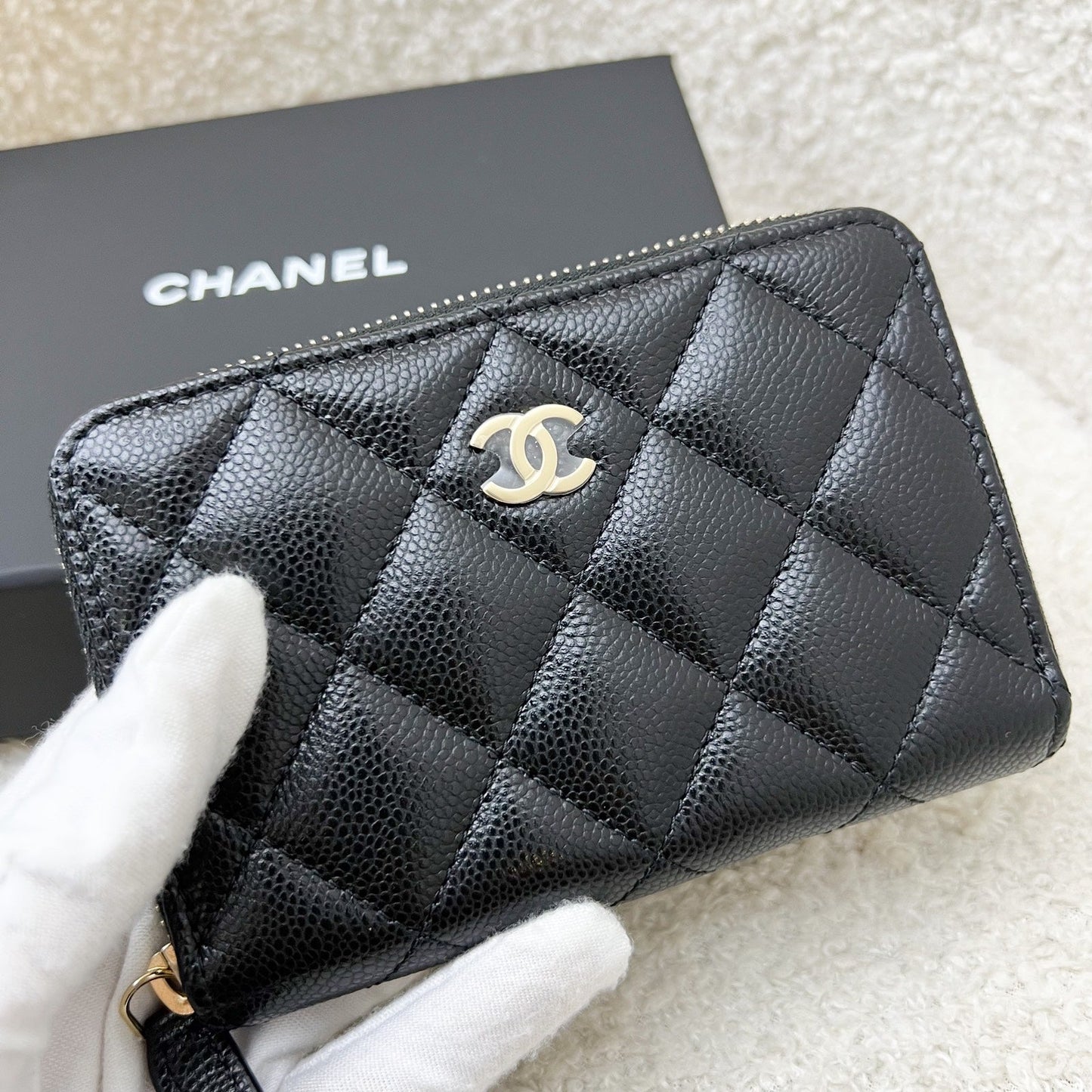 Chanel New Zipped Small Wallet / Card Holder in Black Caviar and LGHW (Model: )