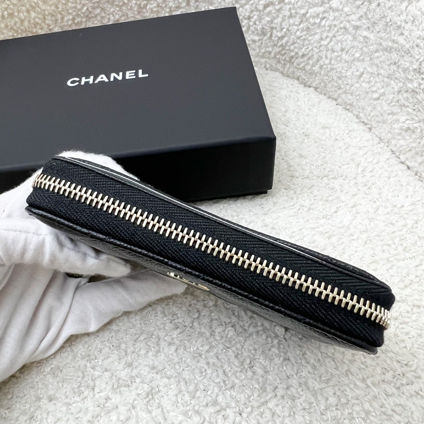 Chanel New Zipped Small Wallet / Card Holder in Black Caviar and LGHW (Model: )