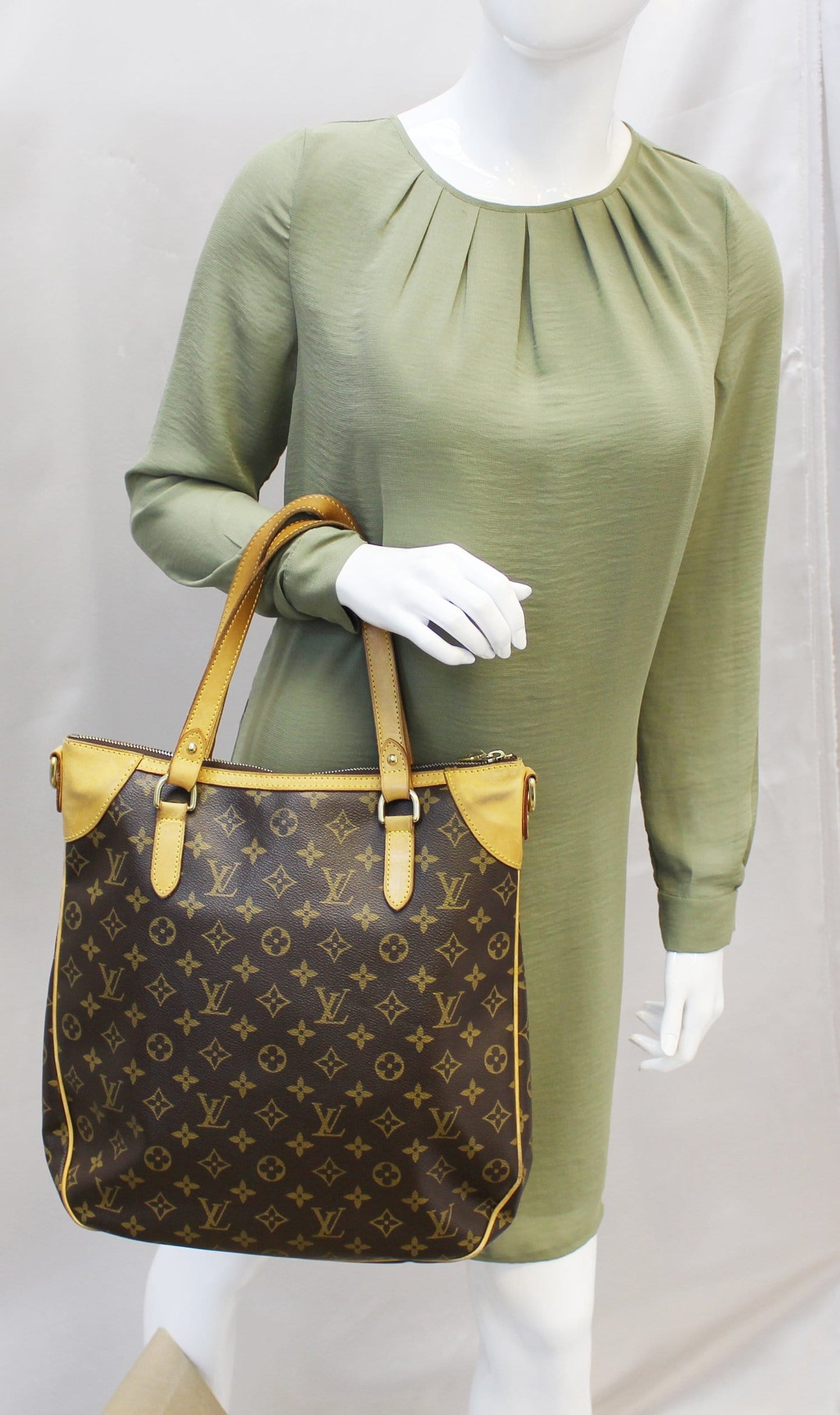 Louis Odeon Gm Shoulder Bag Monogram