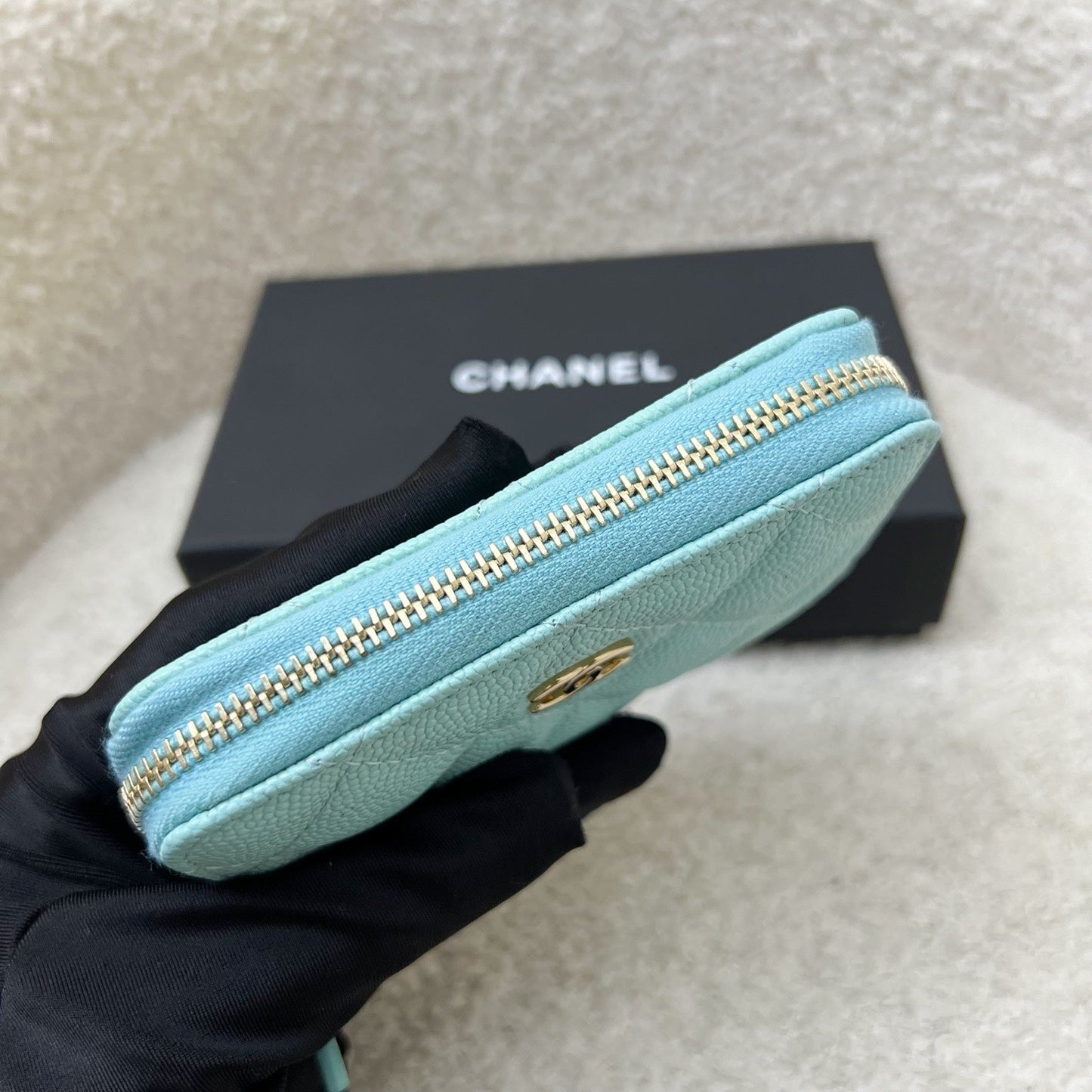 Chanel Zippy Card Holder in Turquoise Caviar and LGHW (Model: )