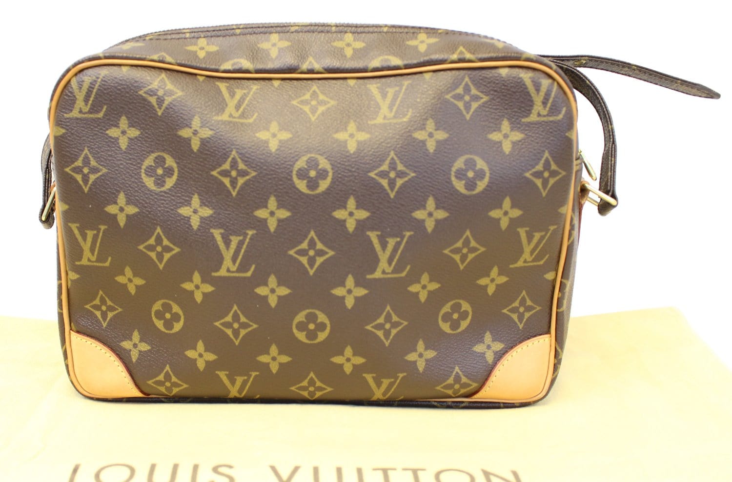 Louis Nile Crossbody Bag Canvas Monogram