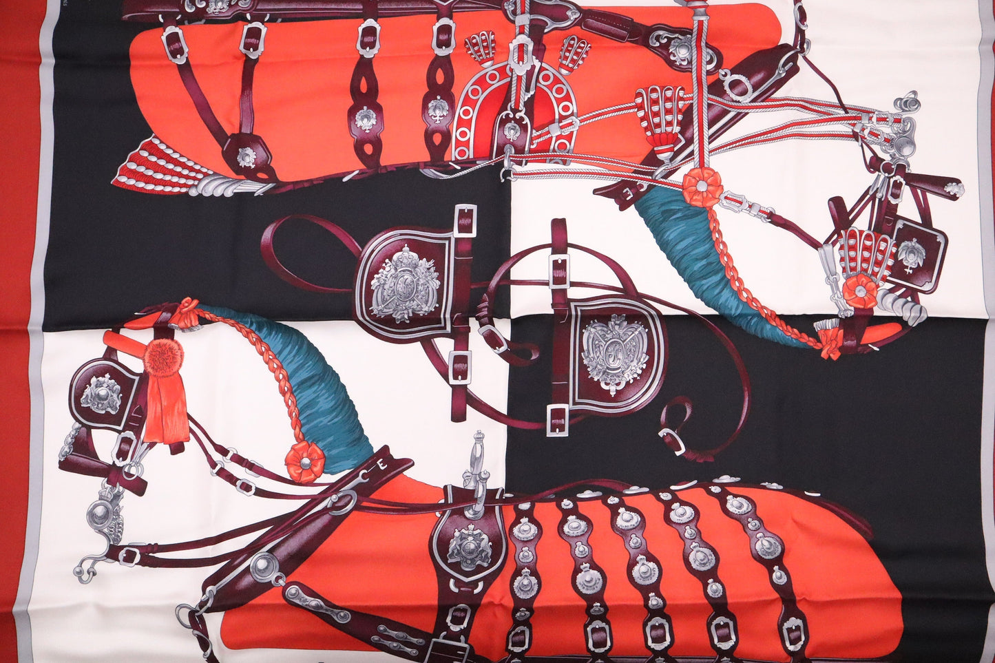 Hermes Harnais De Cour Carre In Silk Handbag Travel Bag
