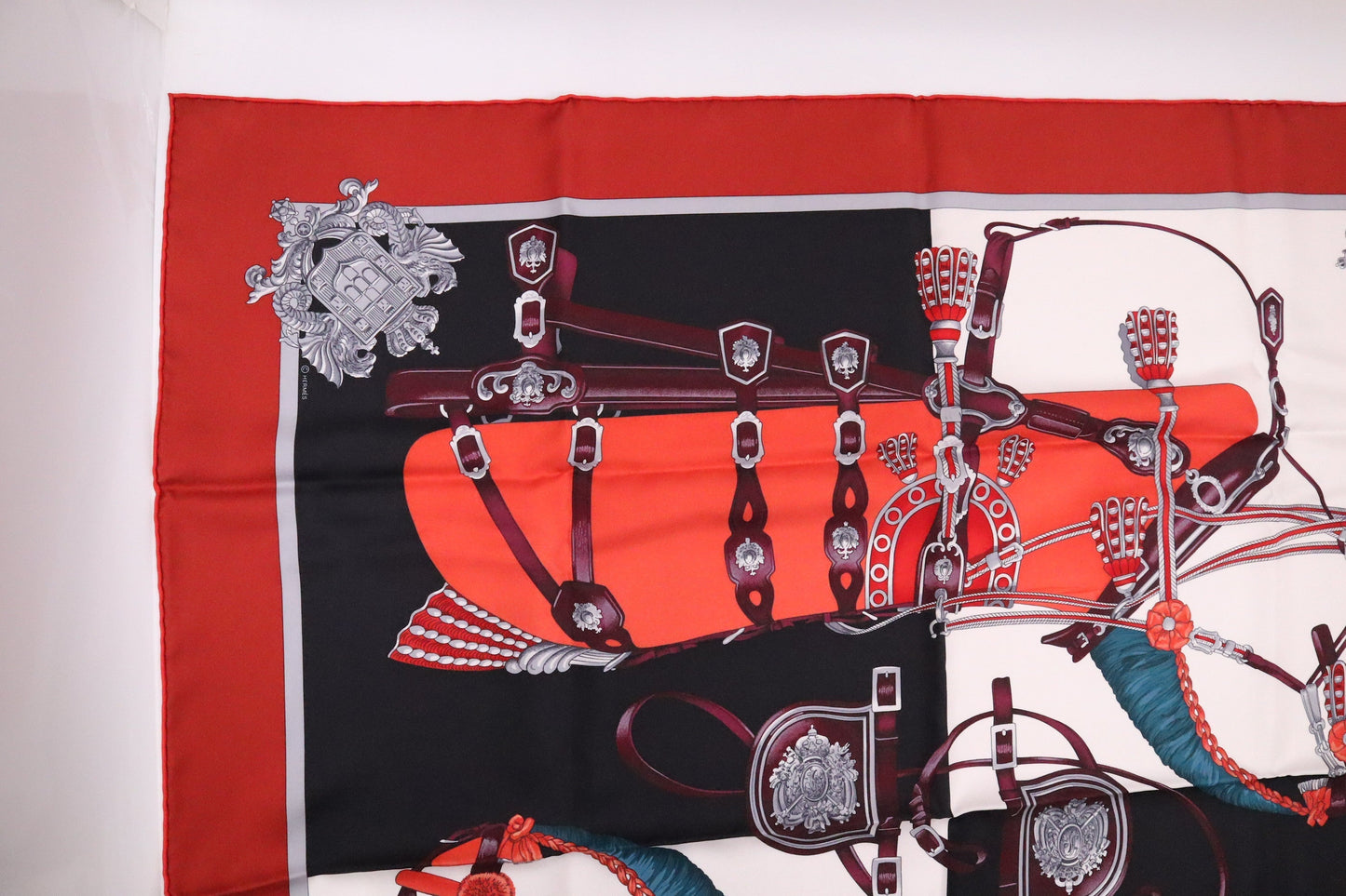 Hermes Harnais De Cour Carre In Silk Handbag Travel Bag
