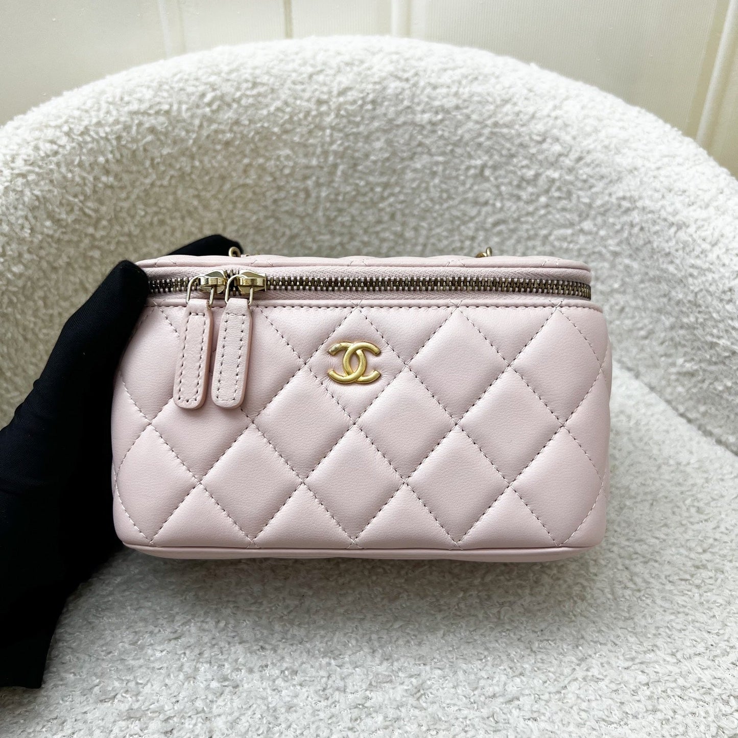 Pearl Crush Adjustable Chain Vanity in Pink Lambskin and AGHW Signature