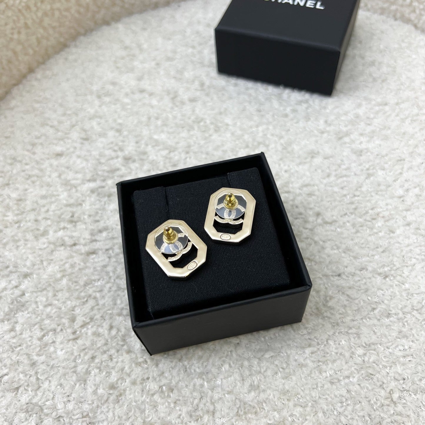 Chanel Crystal Pearl CC Geometric Earring (Model: )
