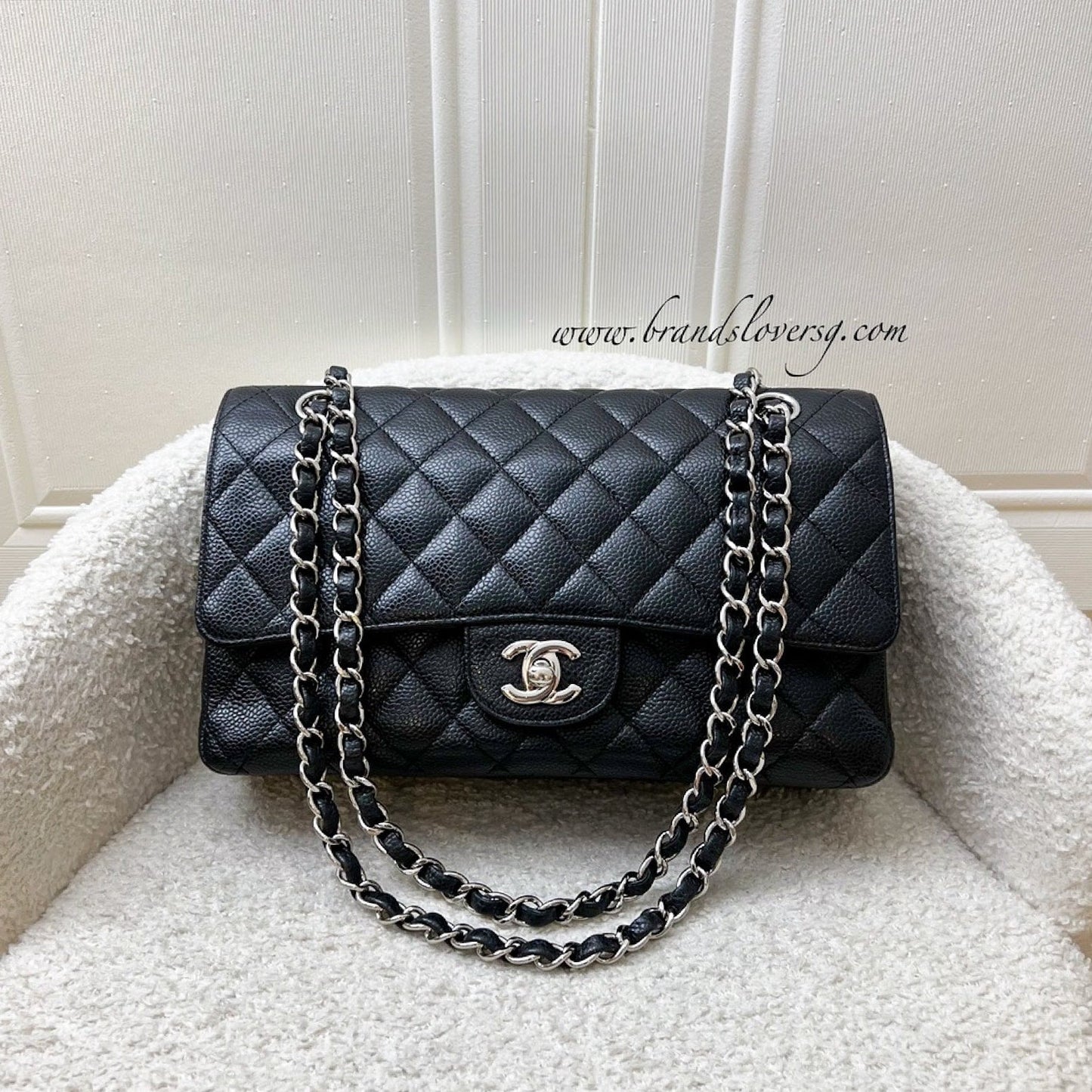 Chanel Medium Classic Flap CF in Black Caviar and SHW Accessory