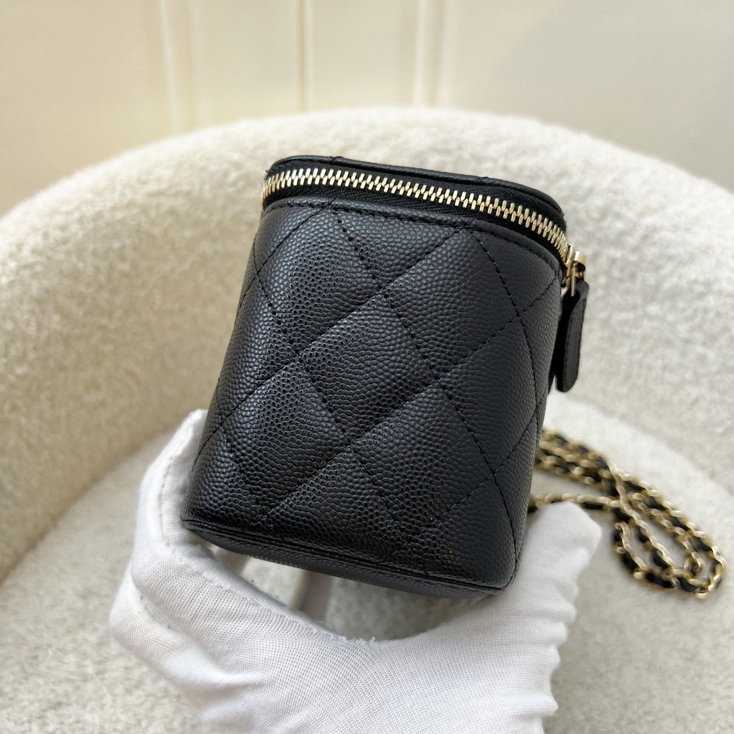 Classic Small Vanity in Black Caviar and LGHW () Signature