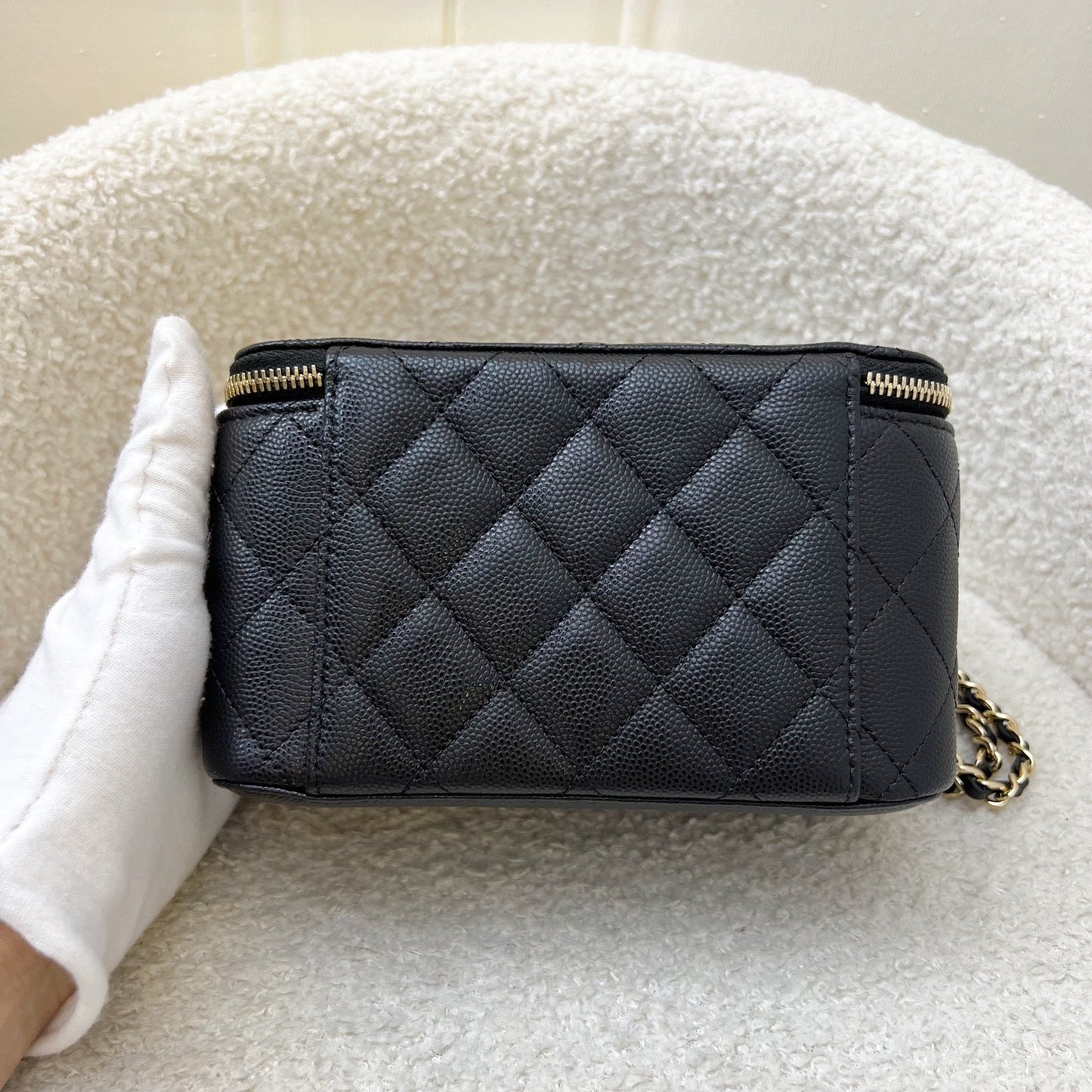 Classic Small Vanity in Black Caviar and LGHW () Signature
