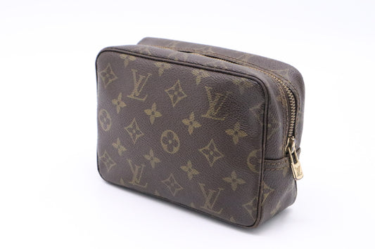 Louis Vuitton Trousse 18 Monogram Canvas Handbag