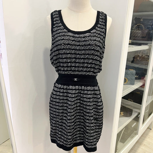 Chanel Sleeveless Knit Mini Dress in Black and White (Model: )